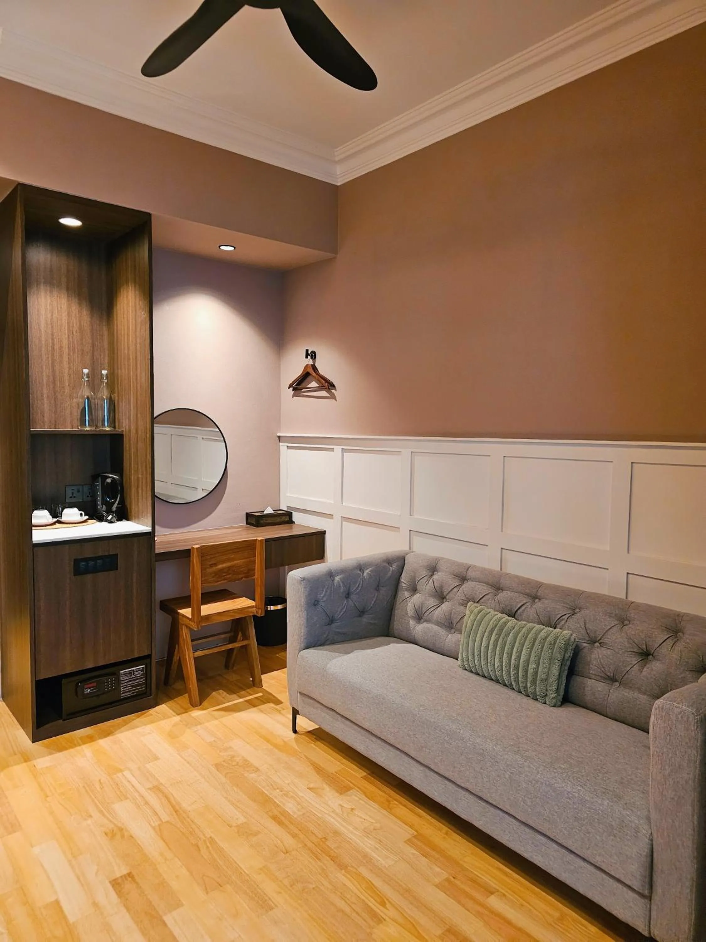 Living room in The Palm Suite at Lava Mansion