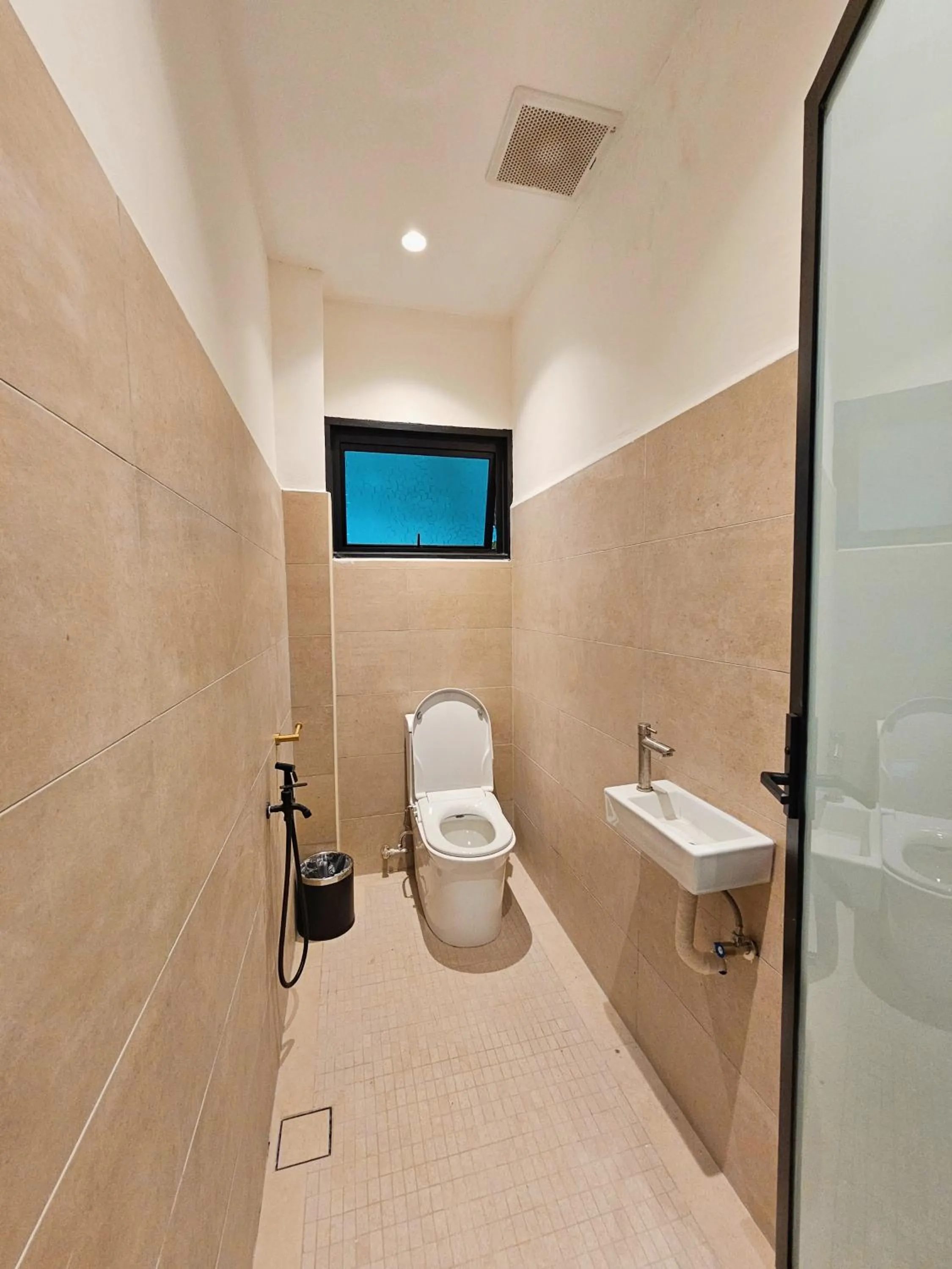 Toilet in The Palm Suite at Lava Mansion