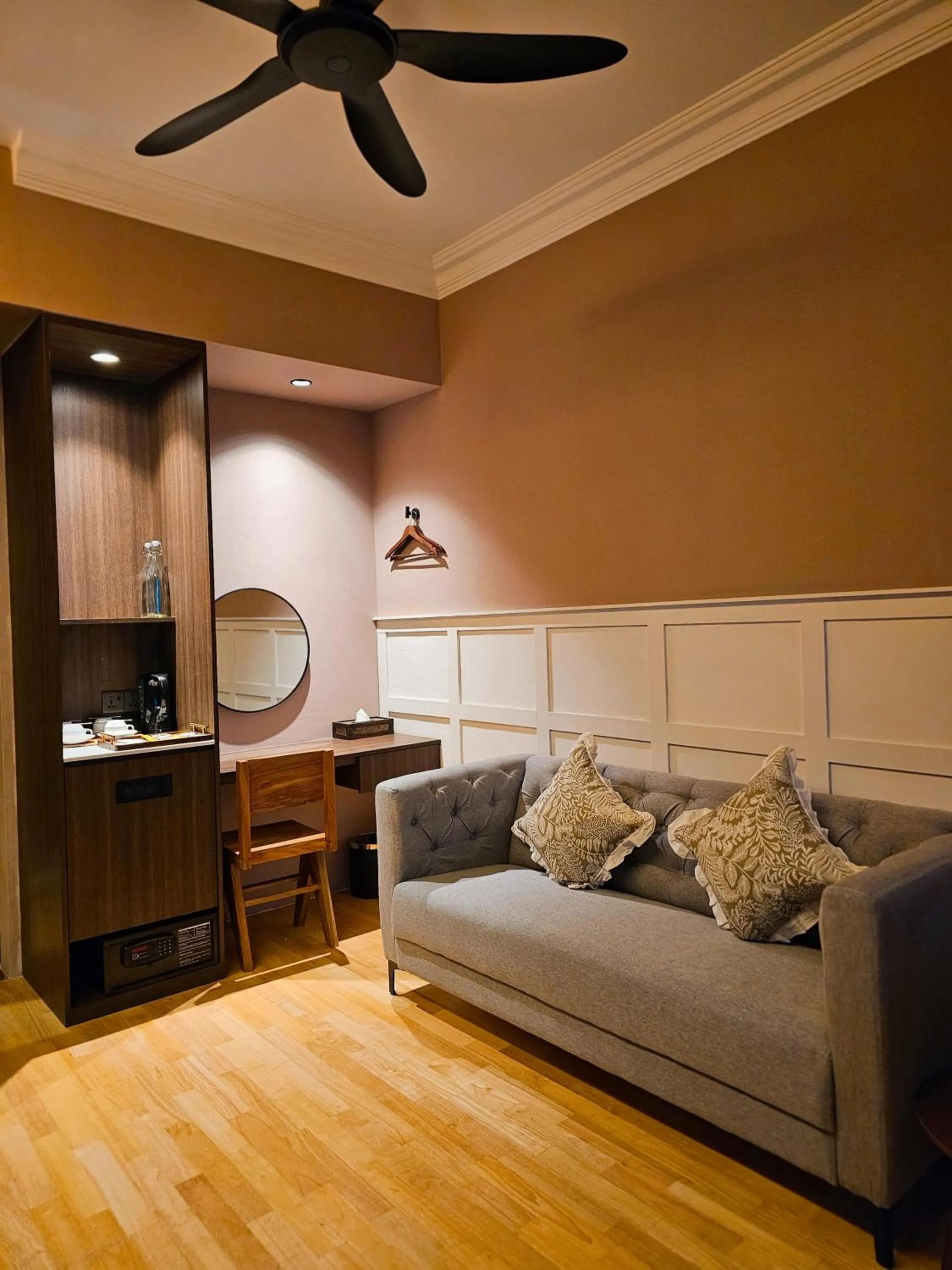 The Palm Suite at Lava Mansion