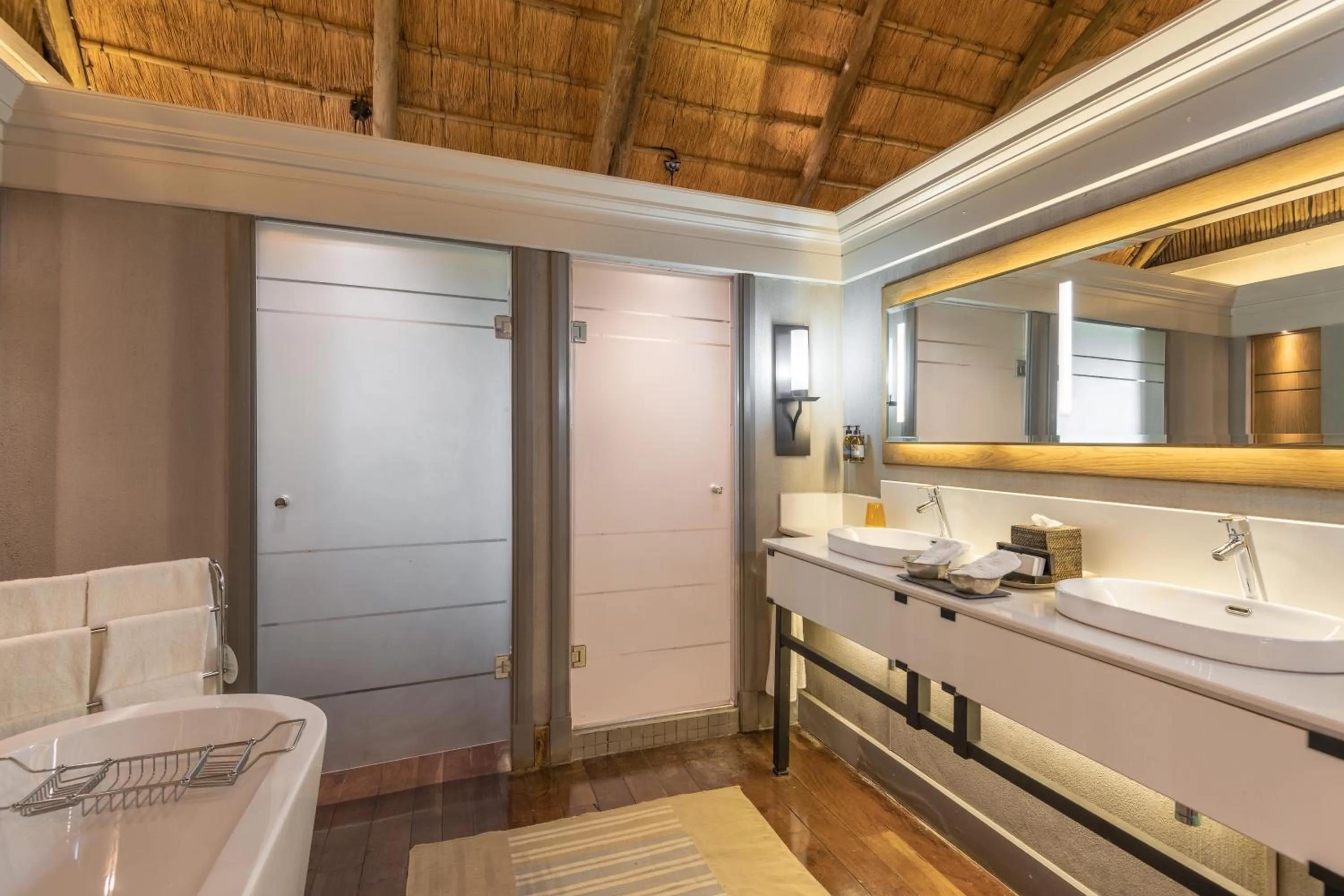 Bathroom, Bed in Chobe Water Villas