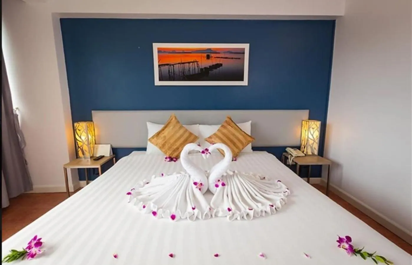 Bed in ON Hotel Phuket - SHA