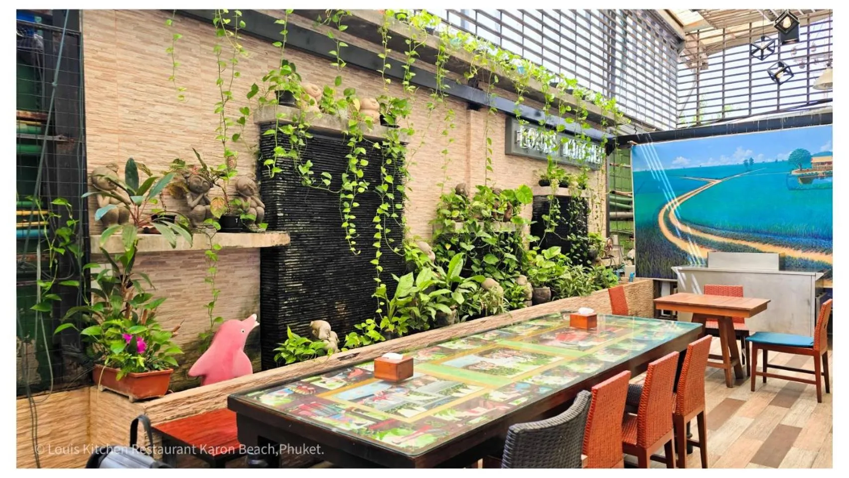 Restaurant/places to eat in ON Hotel Phuket - SHA