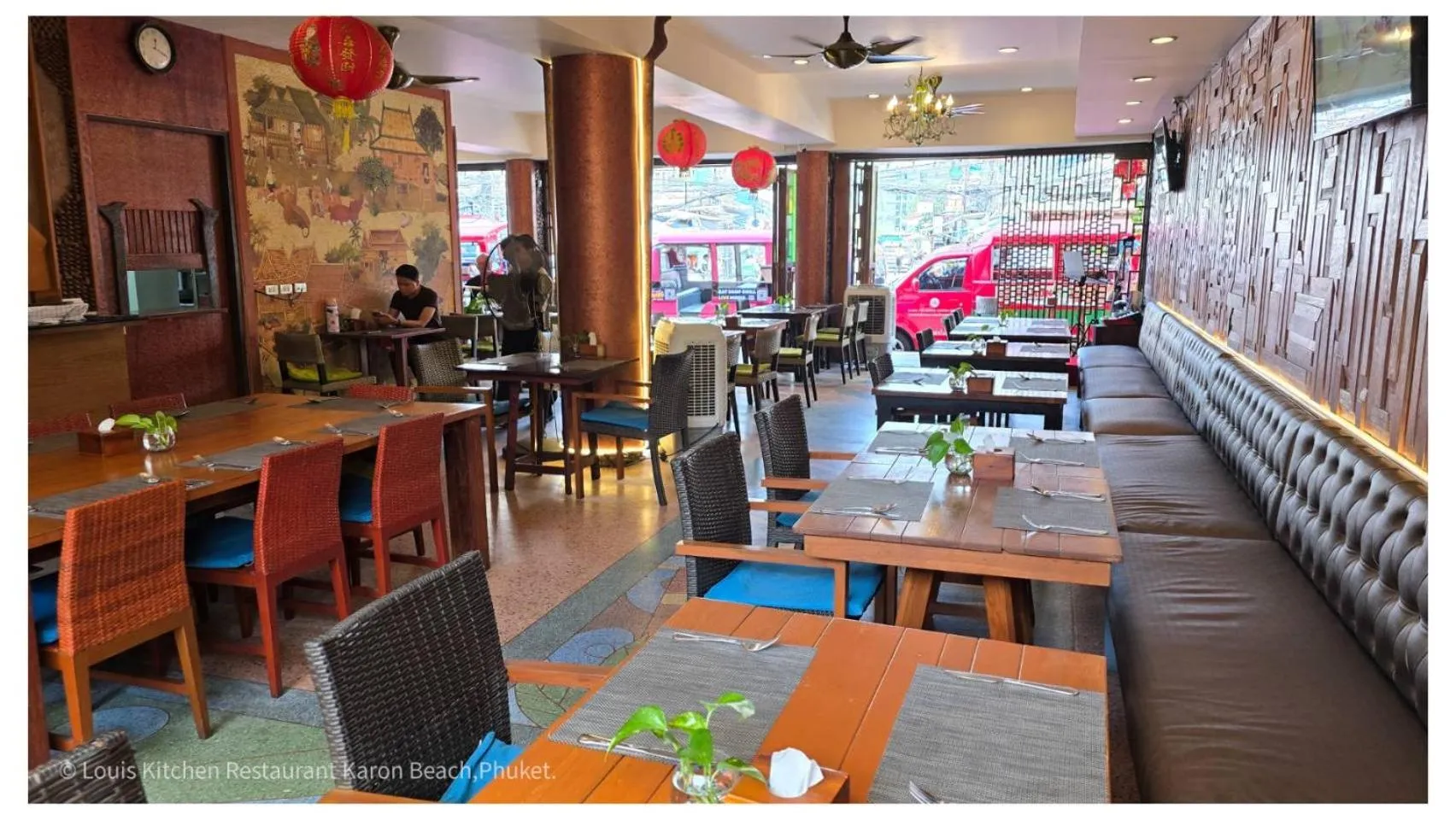 Restaurant/places to eat in ON Hotel Phuket - SHA