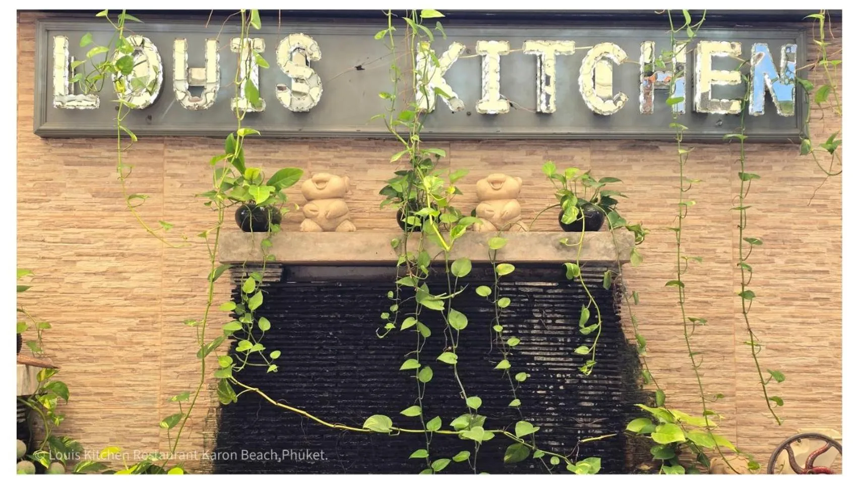 Restaurant/places to eat in ON Hotel Phuket - SHA