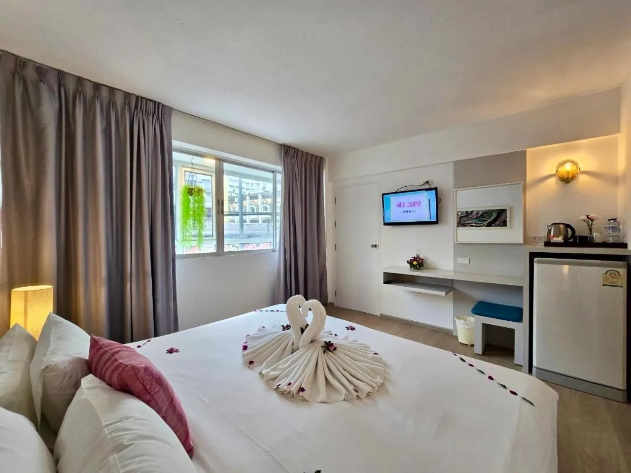 Bed in ON Hotel Phuket - SHA