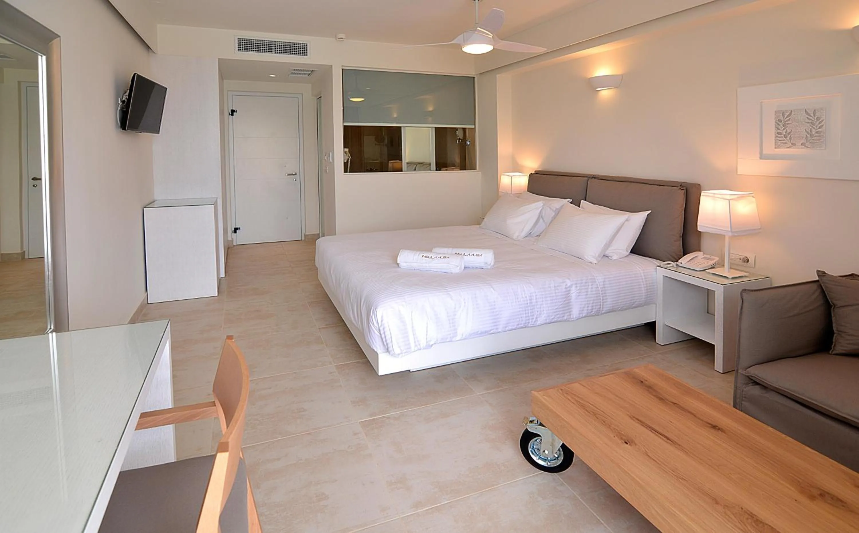 Photo of the whole room, Bed in Insula Alba Resort & Spa (Adults Only)