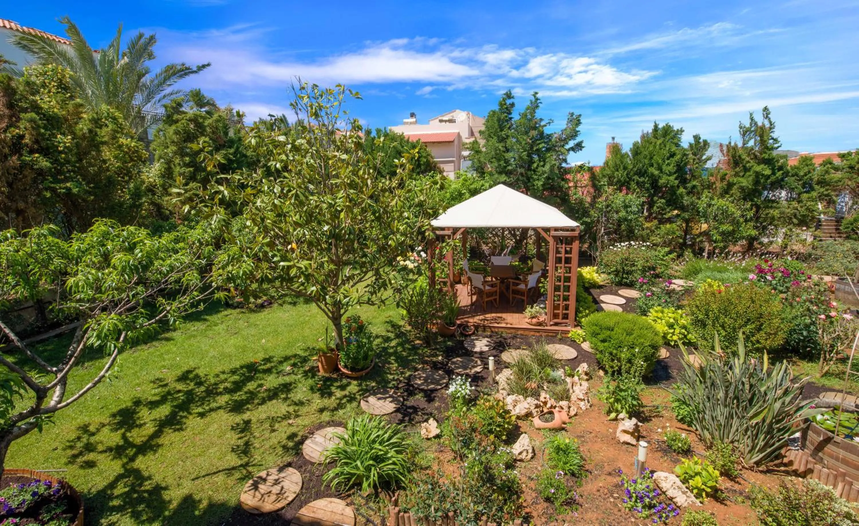 Garden in Stamatakis Boutique Studios