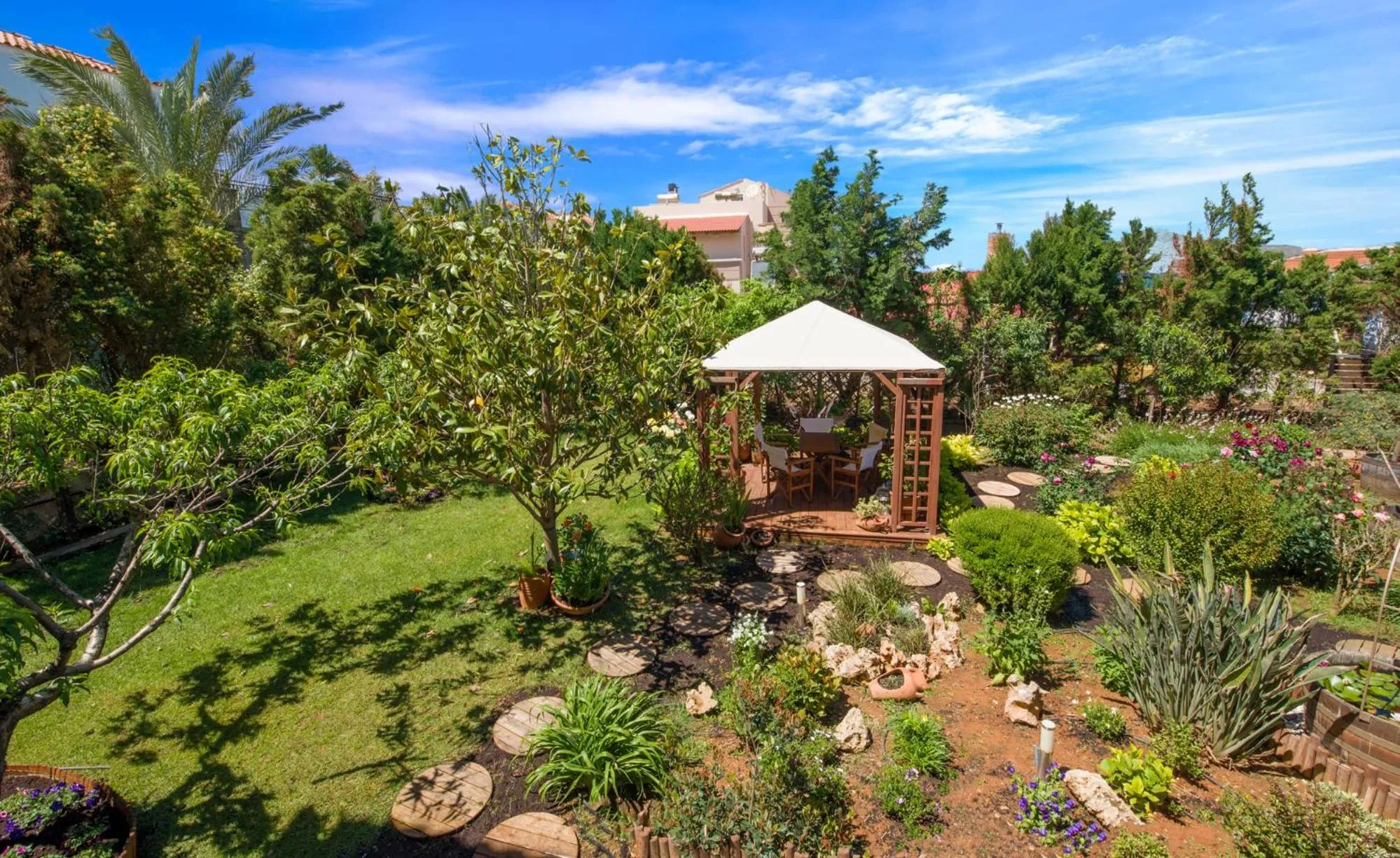 Garden in Stamatakis Boutique Studios