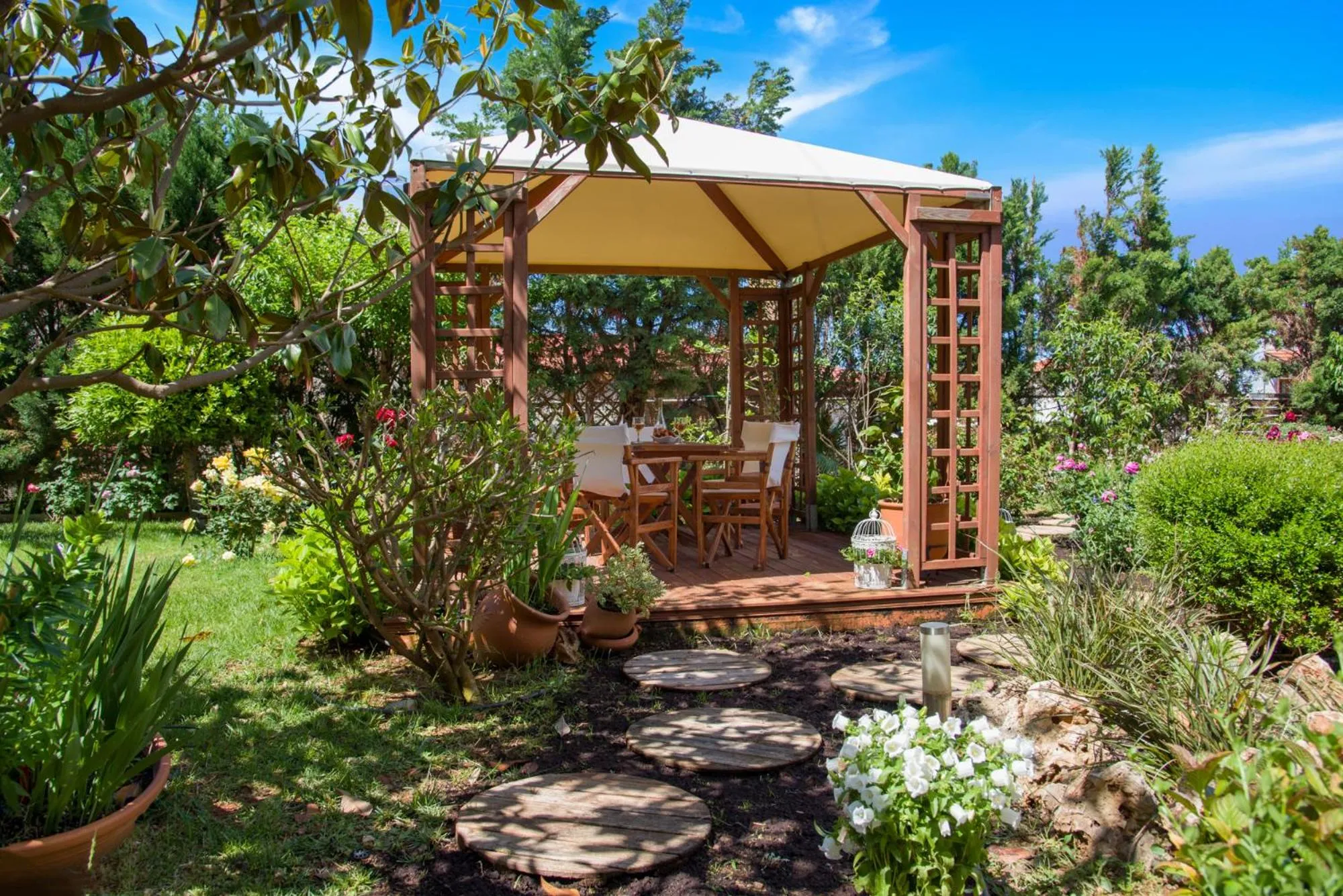 Garden in Stamatakis Boutique Studios