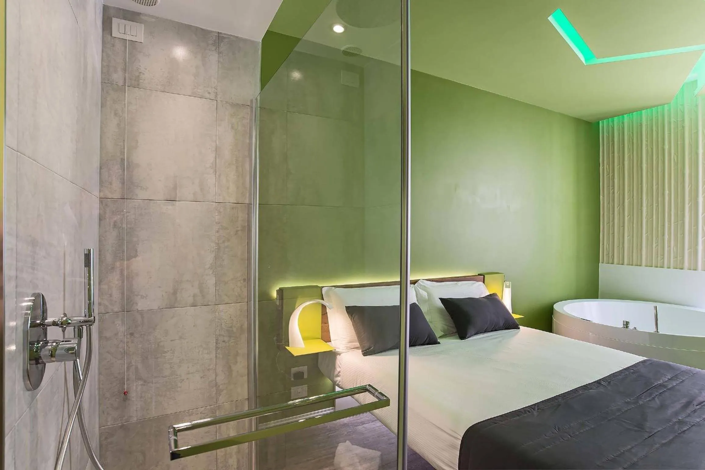 Shower, Bed in Ripetta Relais