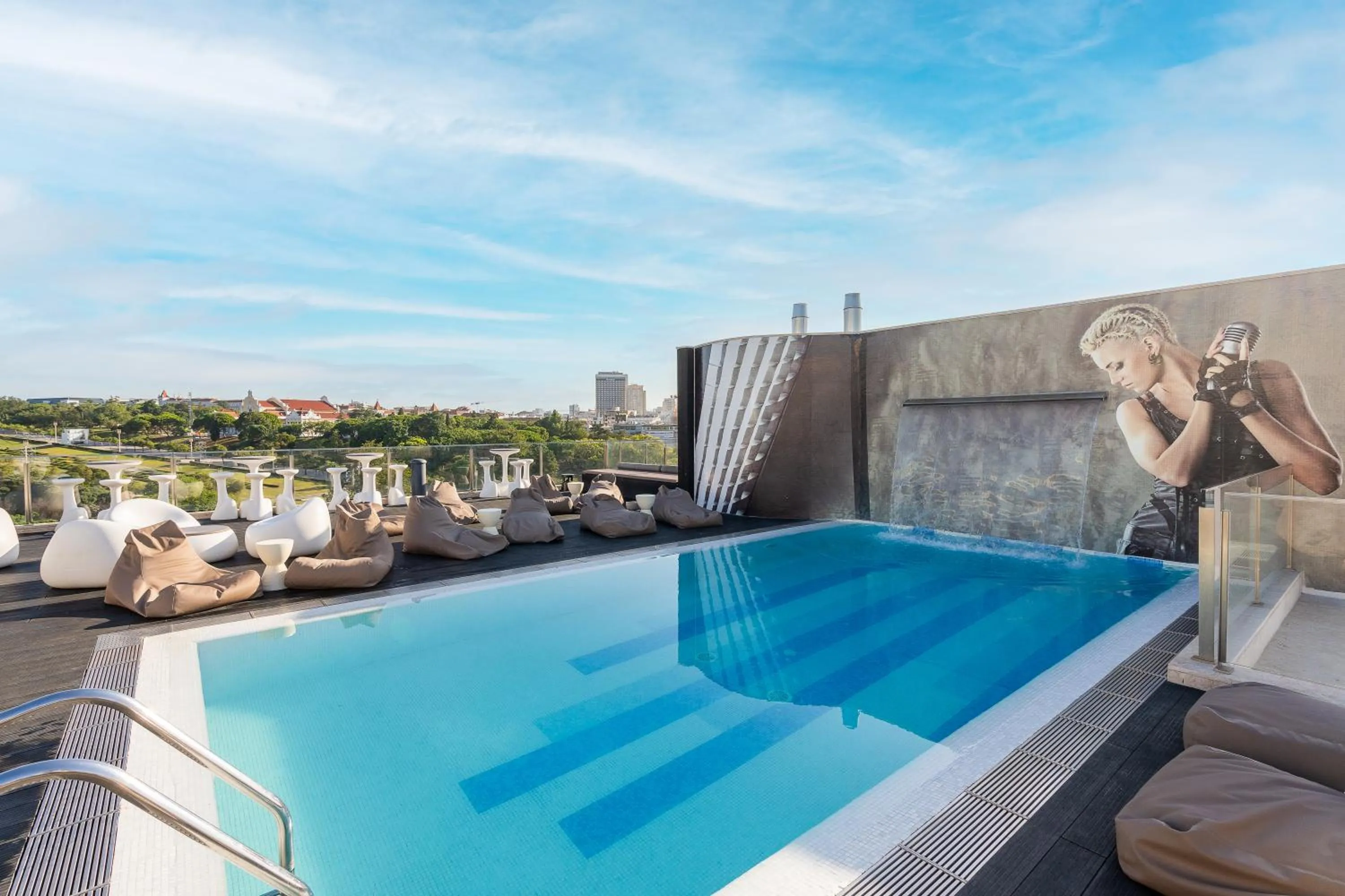 Swimming pool in HF Fénix Music