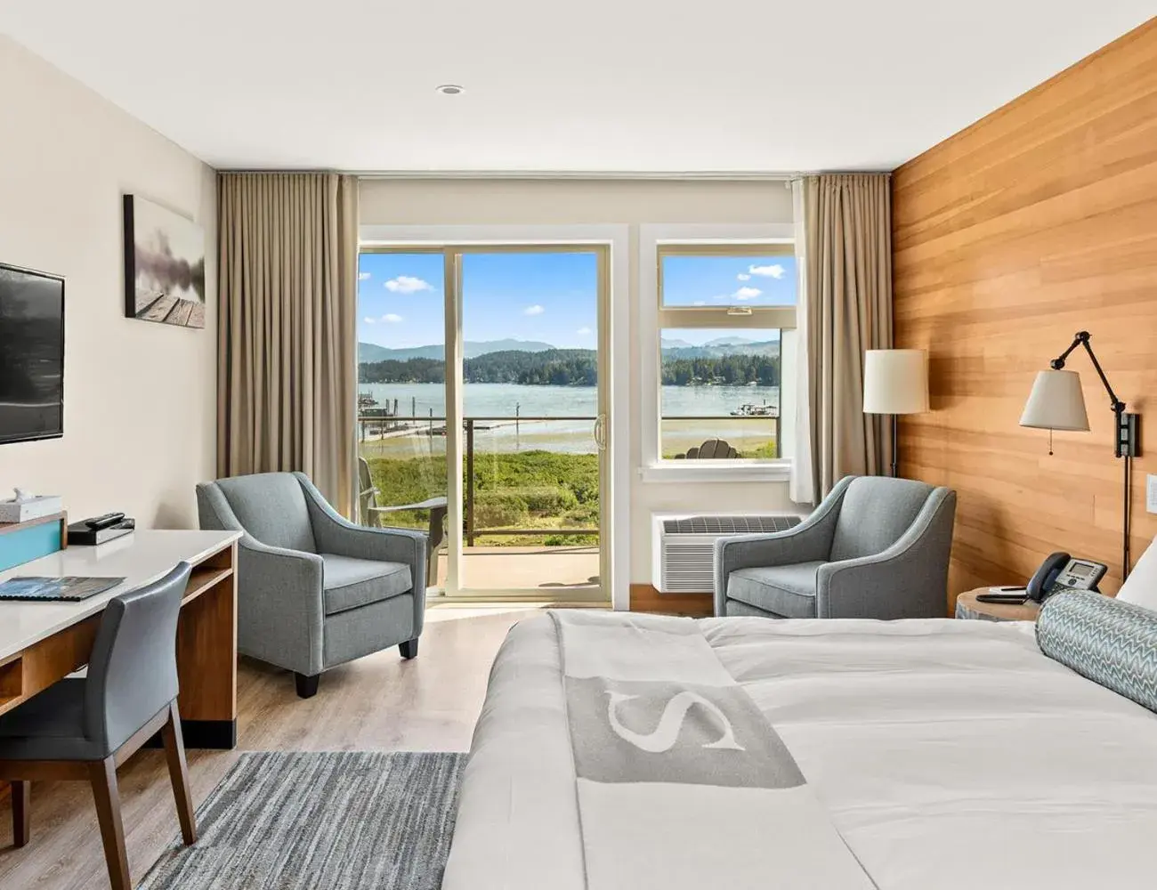 Sproat Lake Landing Resort Sproat Lake Landing Resort