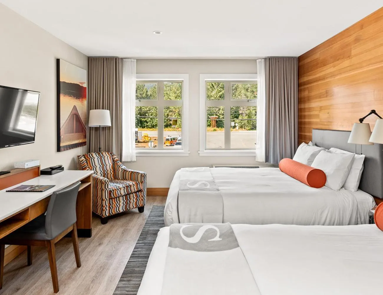 Bed in Sproat Lake Landing Resort