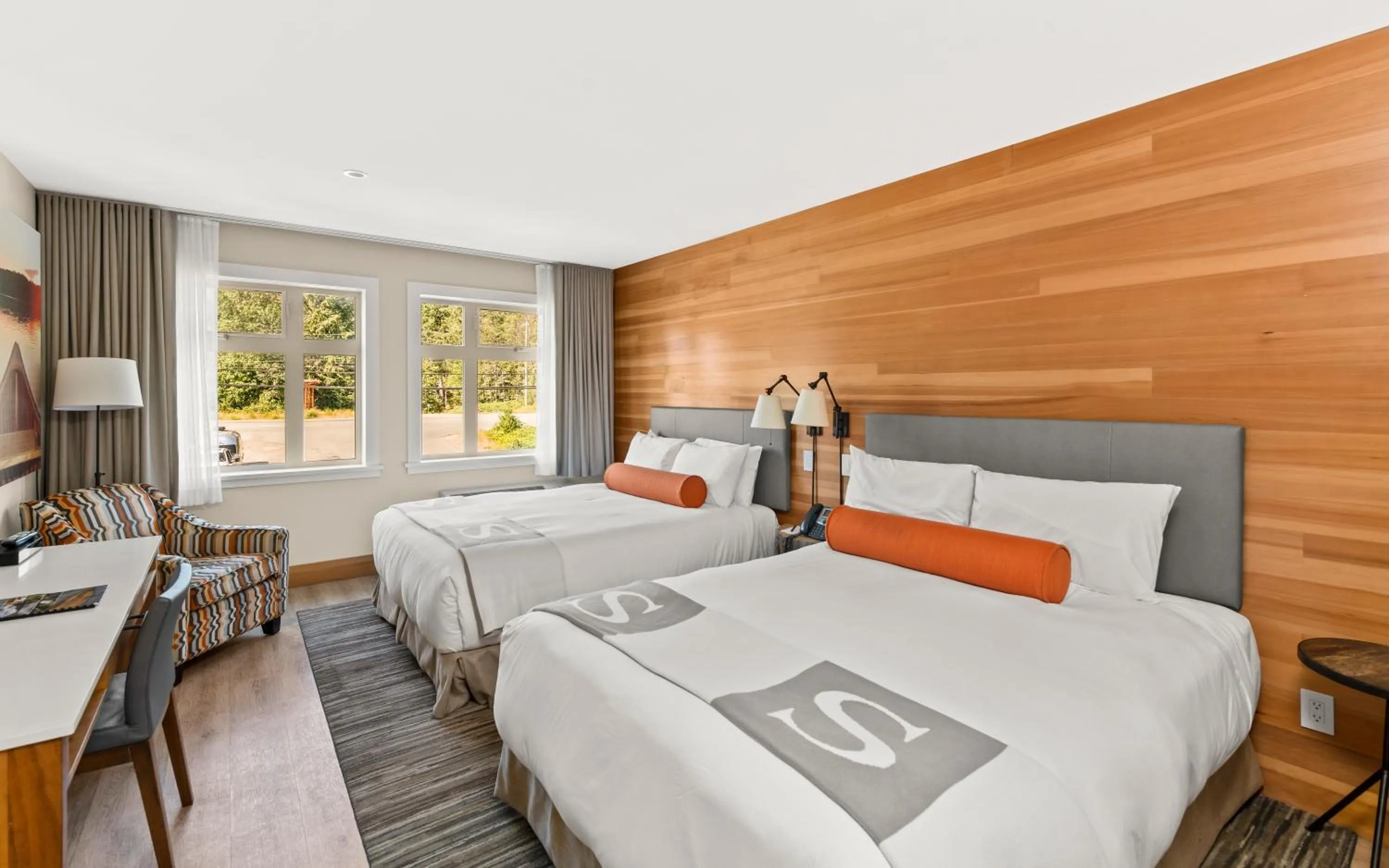 Bed in Sproat Lake Landing Resort