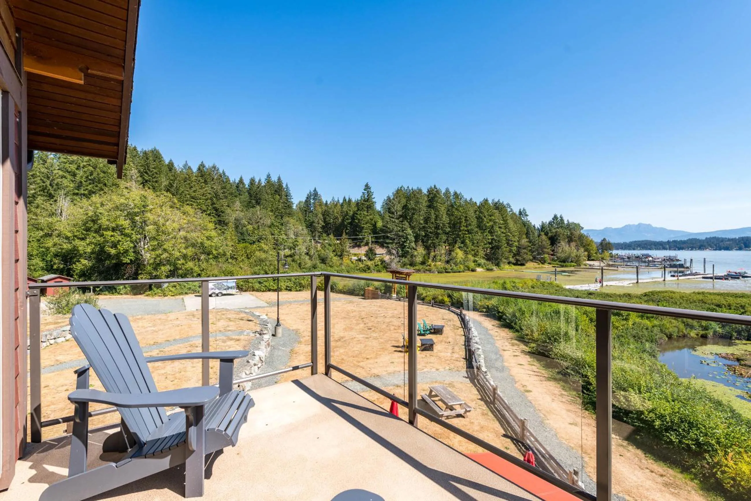 Sproat Lake Landing Resort