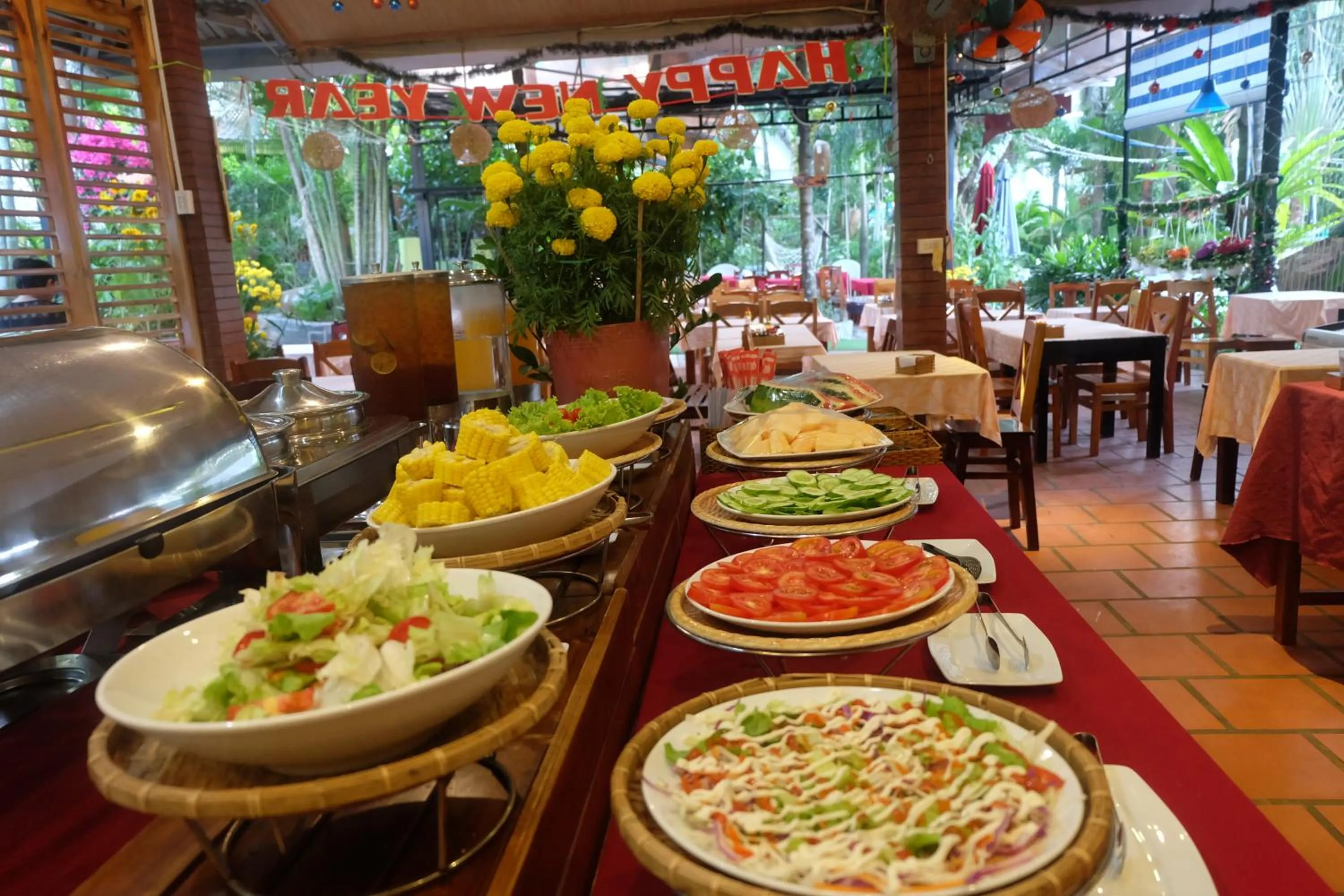 Restaurant/places to eat in Bungalow Mai Phuong Binh