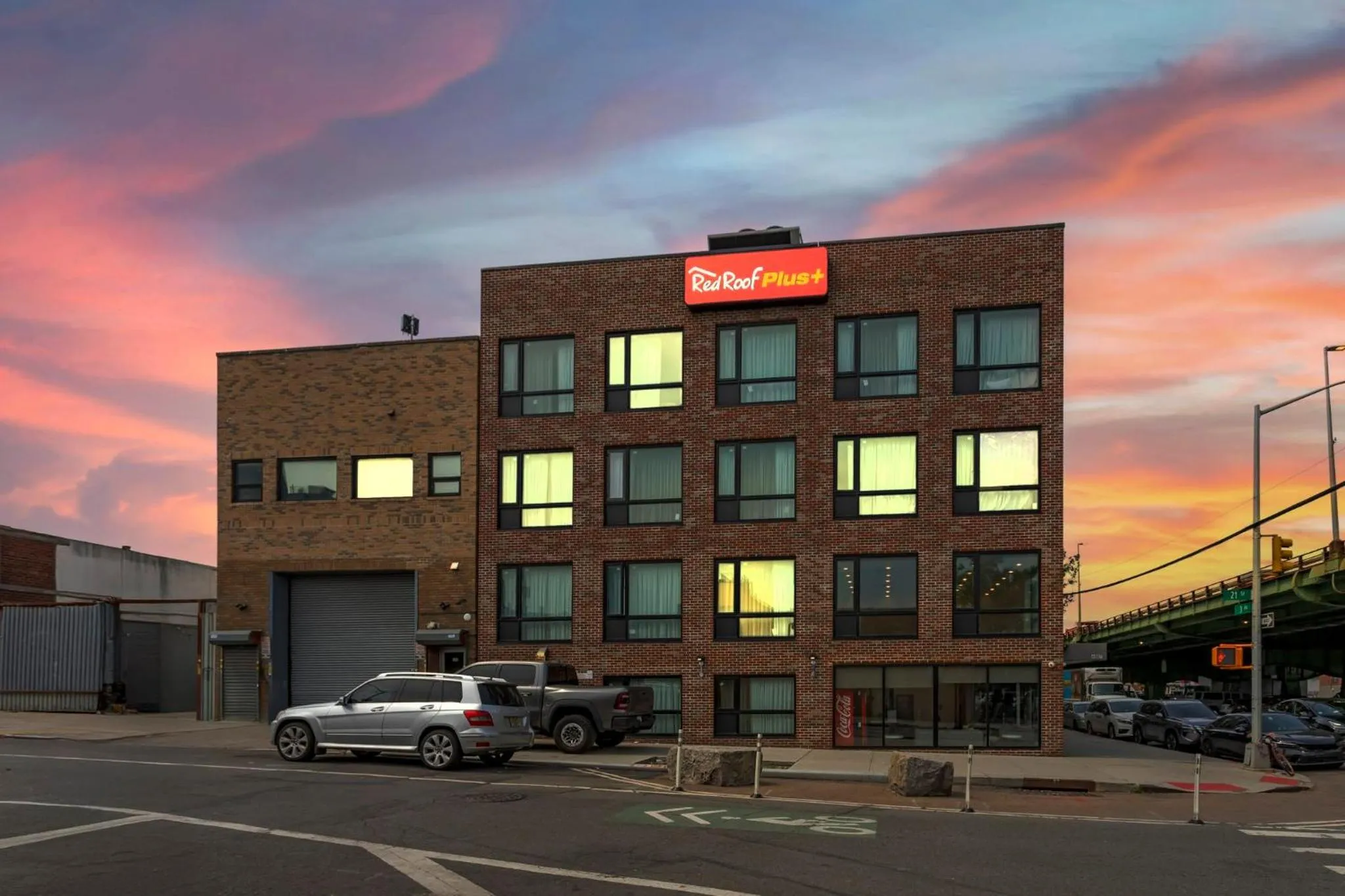 Facade/entrance in Red Roof PLUS Brooklyn - 3rd Ave