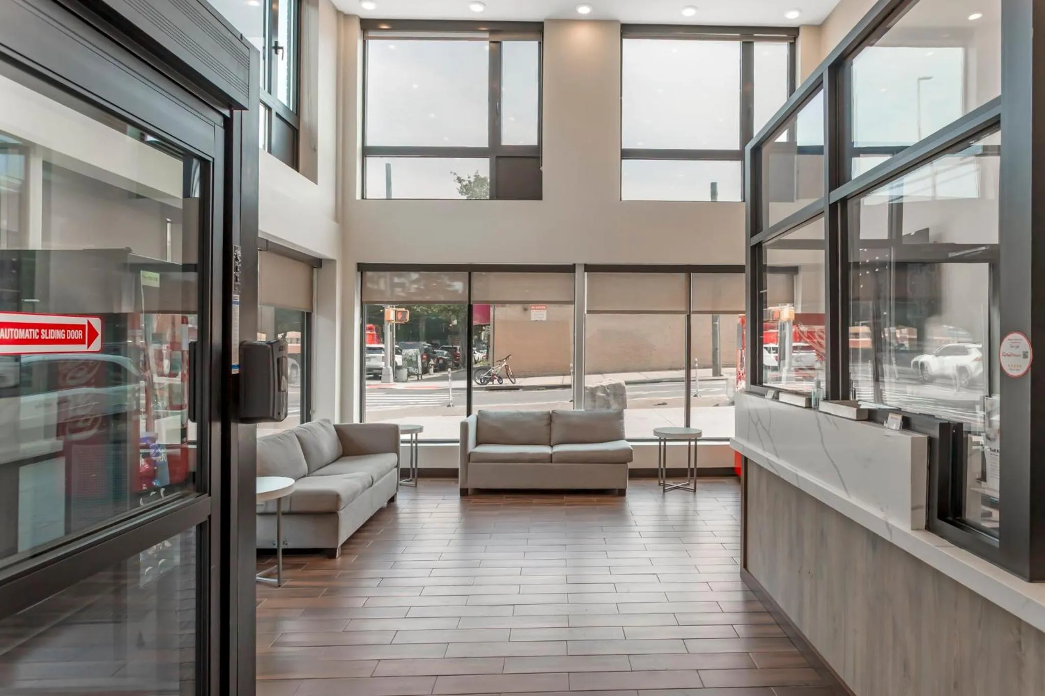 Lobby or reception in Red Roof PLUS Brooklyn - 3rd Ave