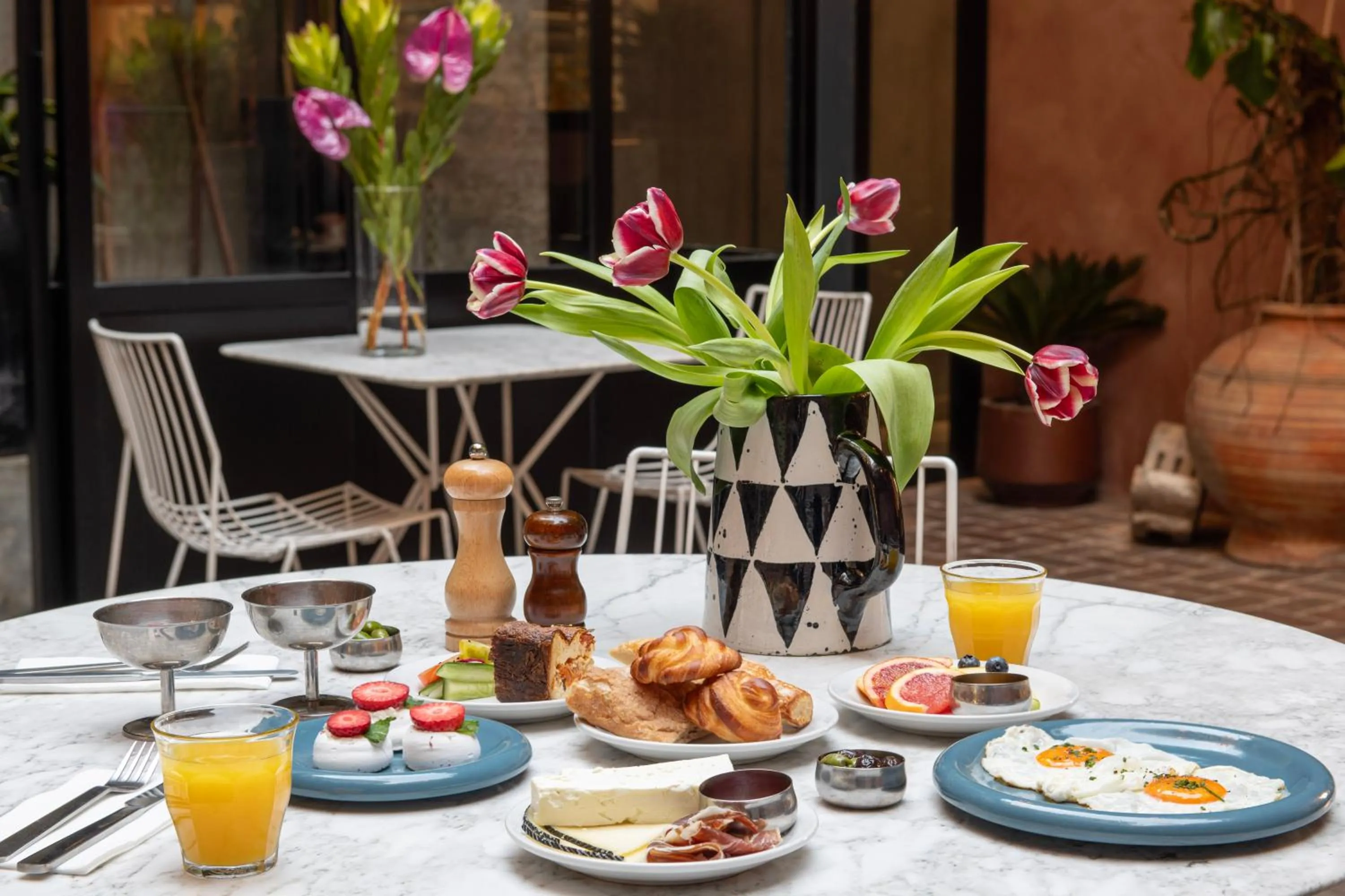 Breakfast in Hotel Brummell