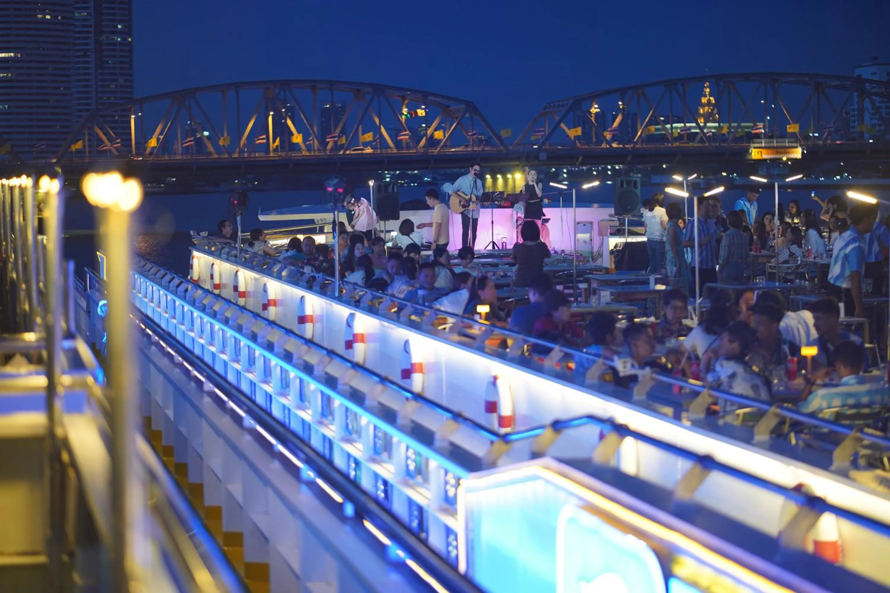 Restaurant/places to eat in Riverside Bangkok Hotel