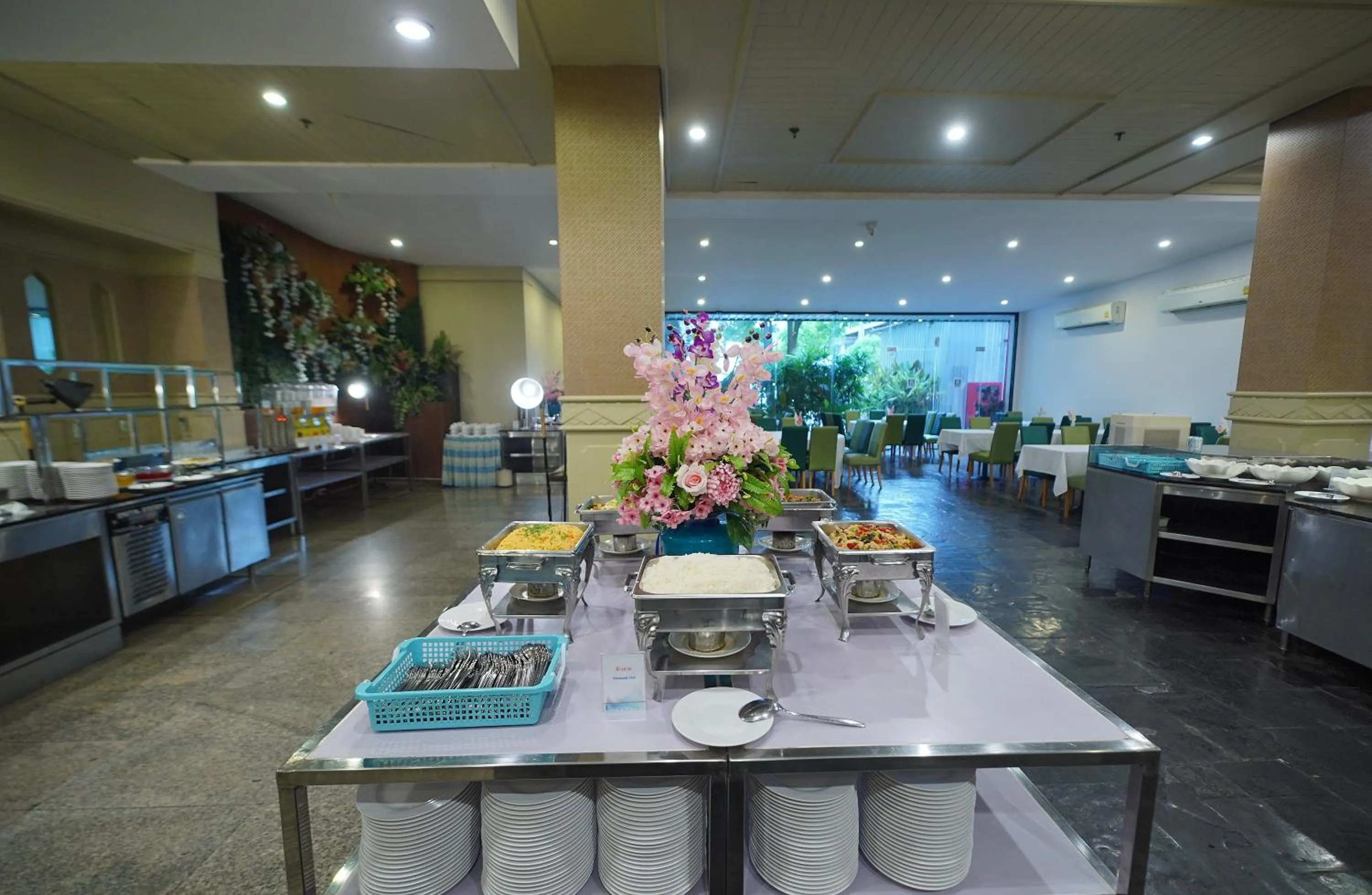 Restaurant/places to eat in Riverside Bangkok Hotel