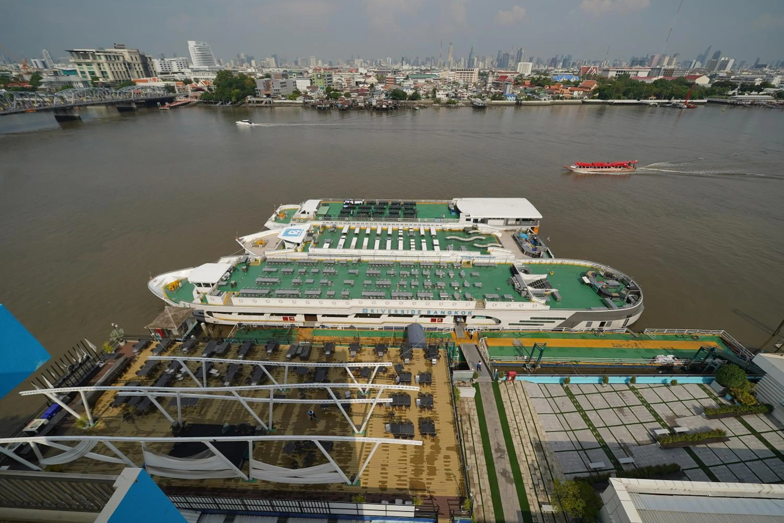 Day in Riverside Bangkok Hotel