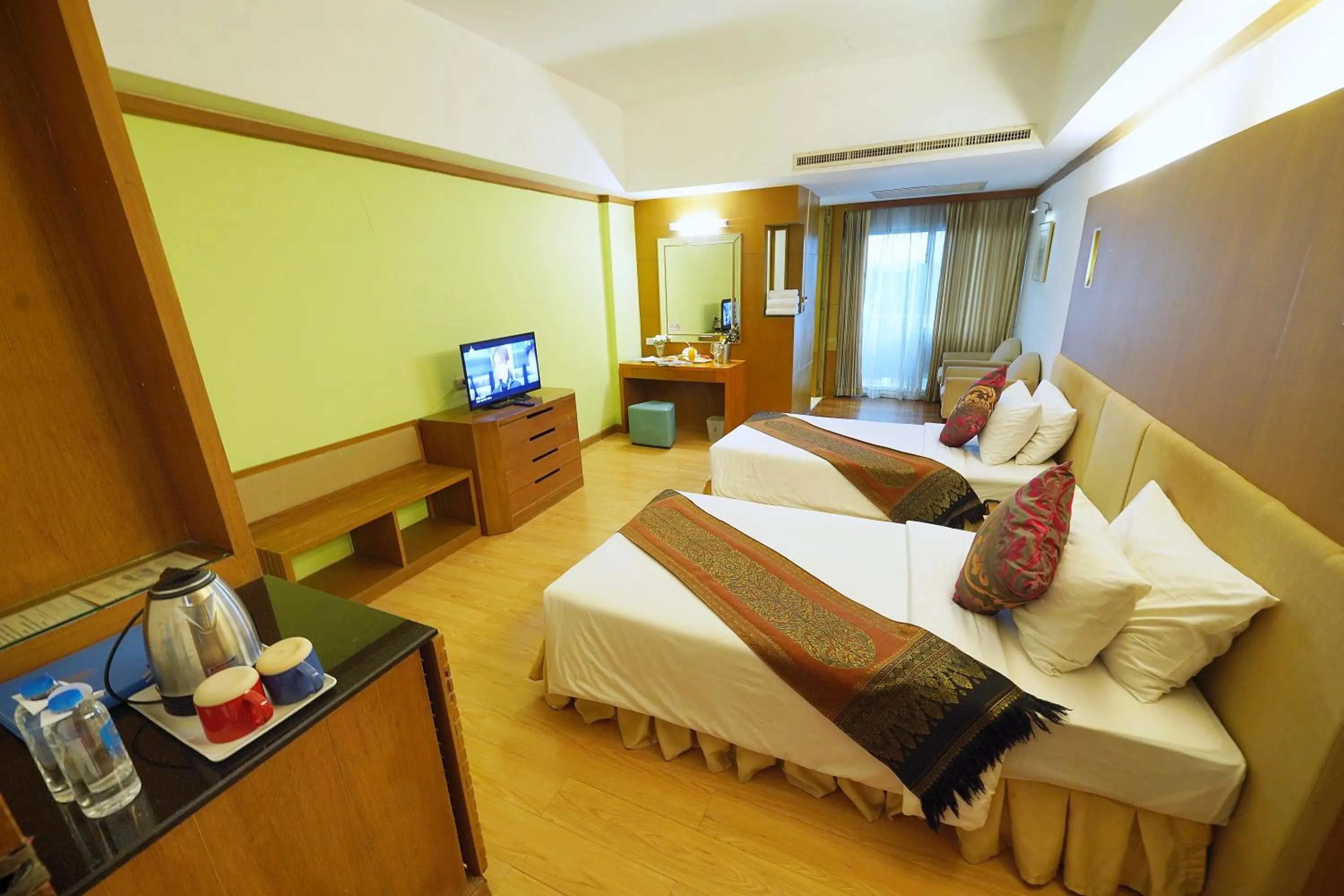 Photo of the whole room in Riverside Bangkok Hotel