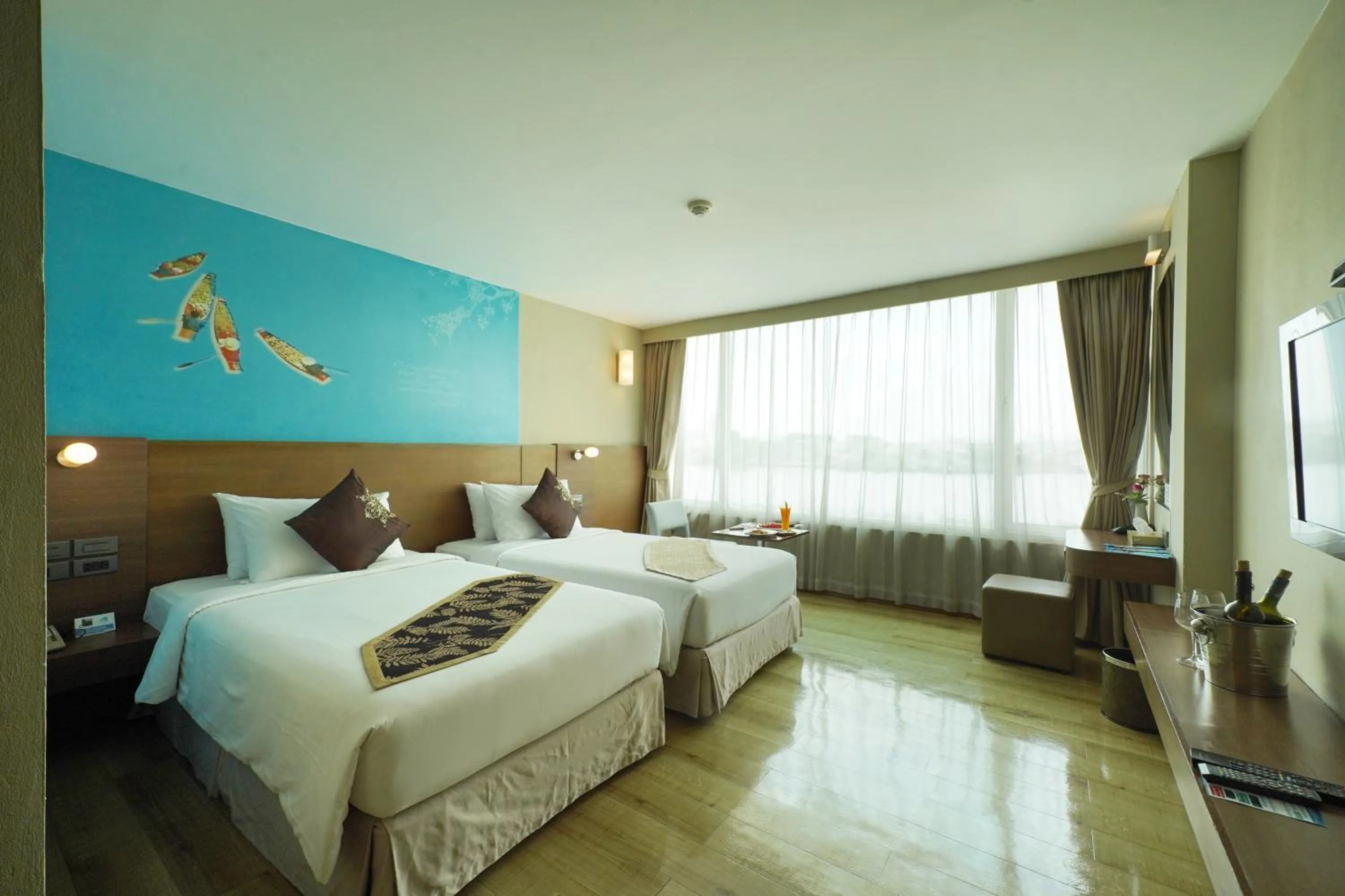 Photo of the whole room in Riverside Bangkok Hotel