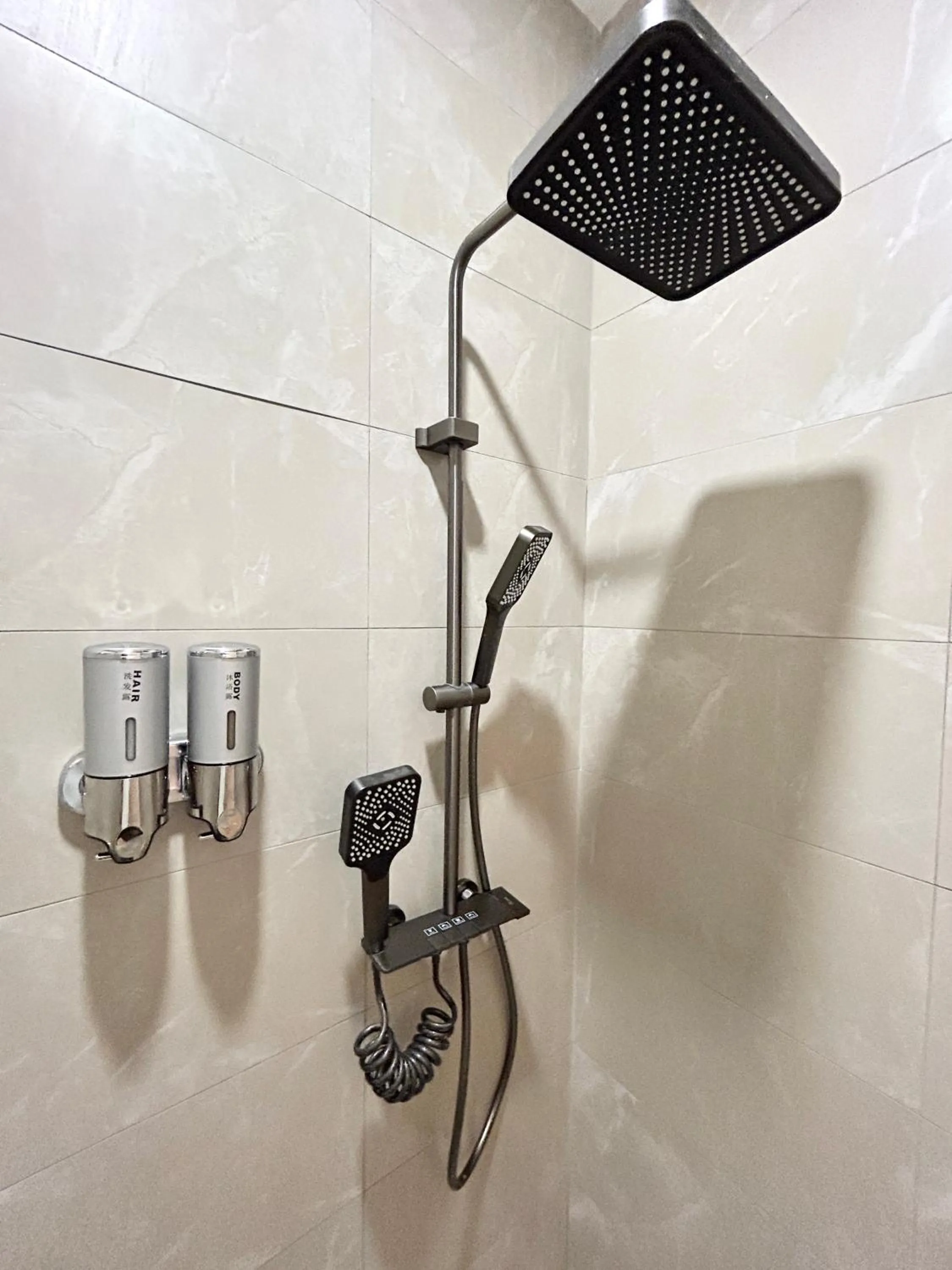 ONE18 Boutique Hotel