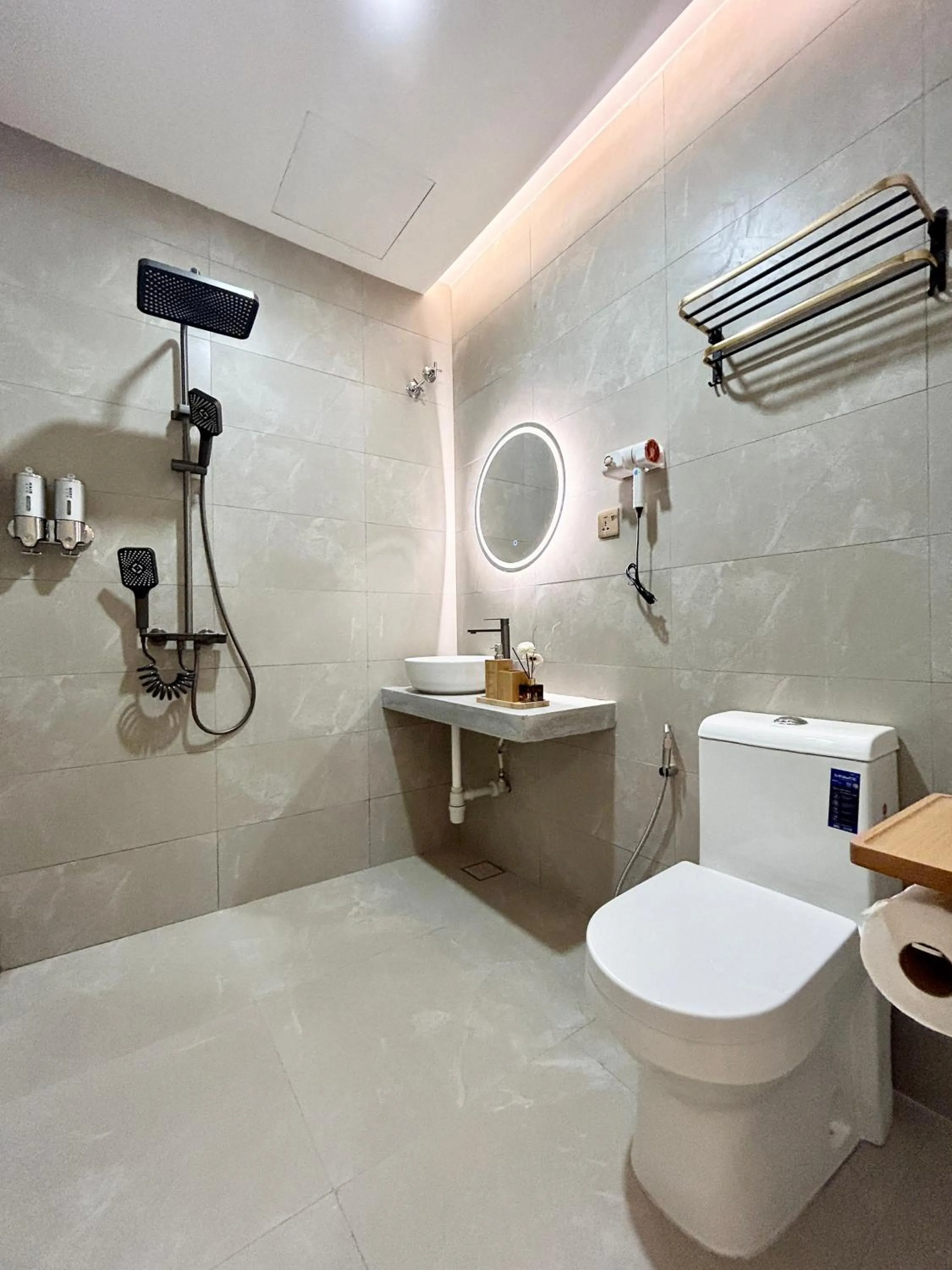 ONE18 Boutique Hotel