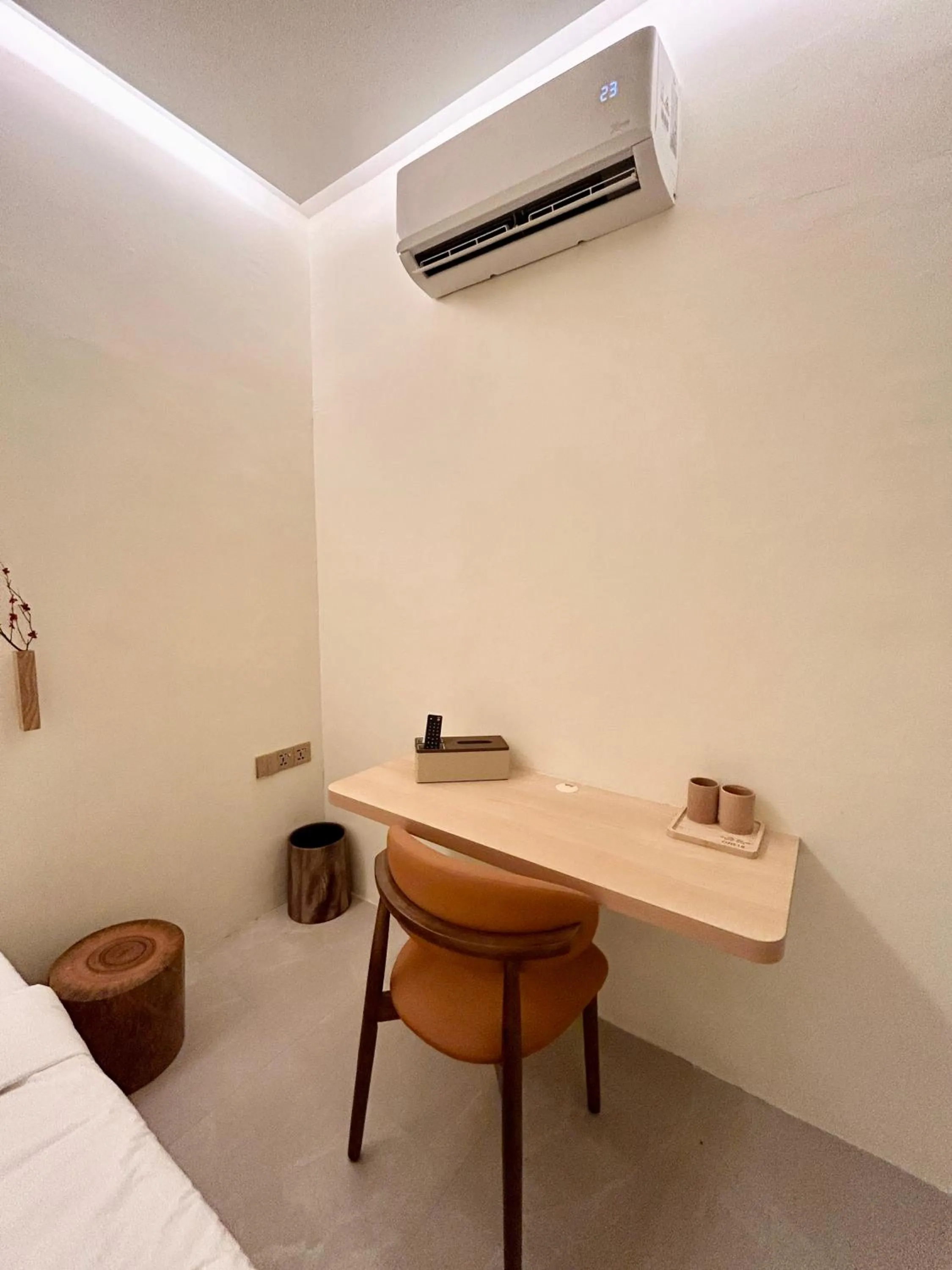 ONE18 Boutique Hotel