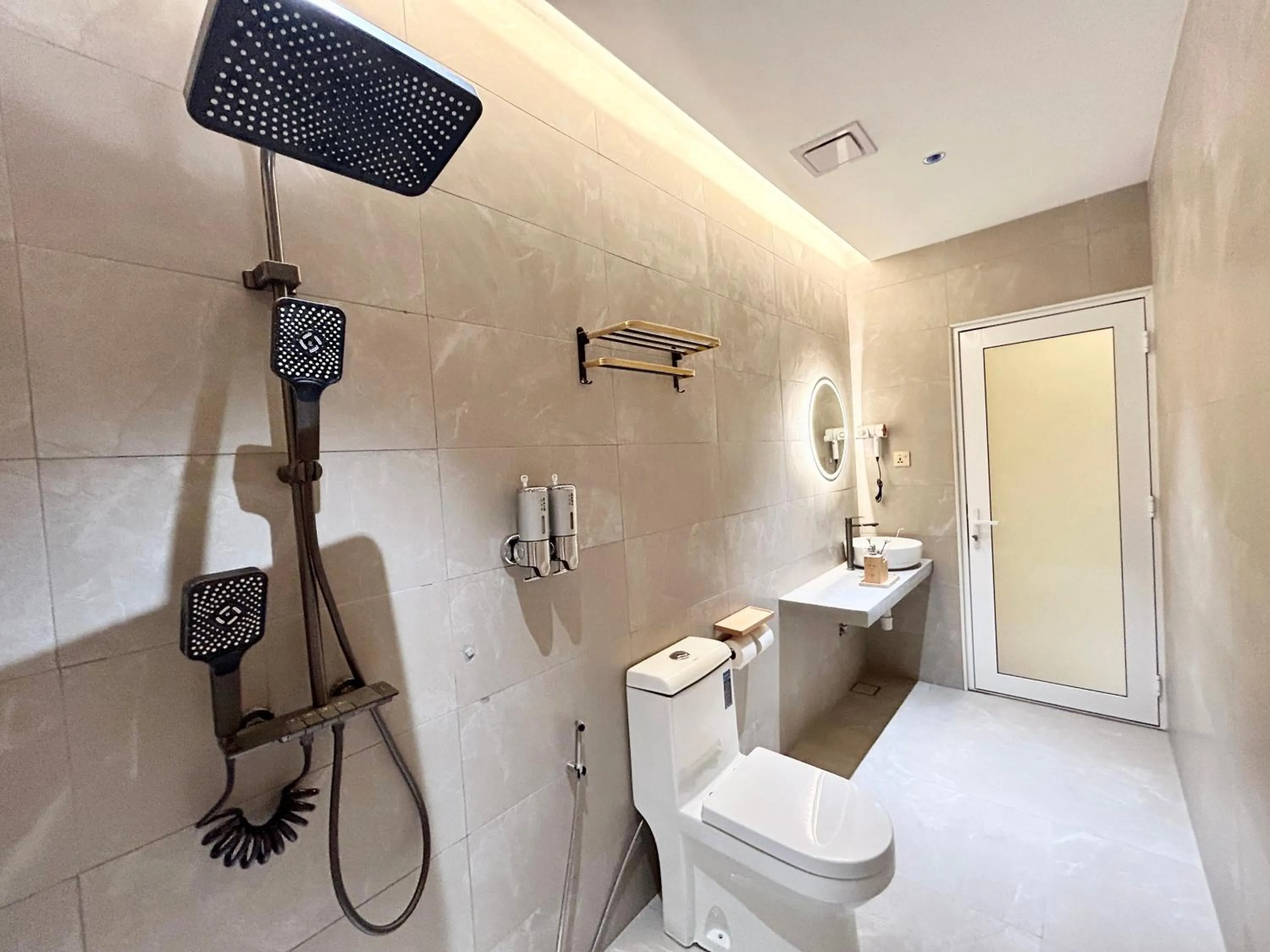 ONE18 Boutique Hotel