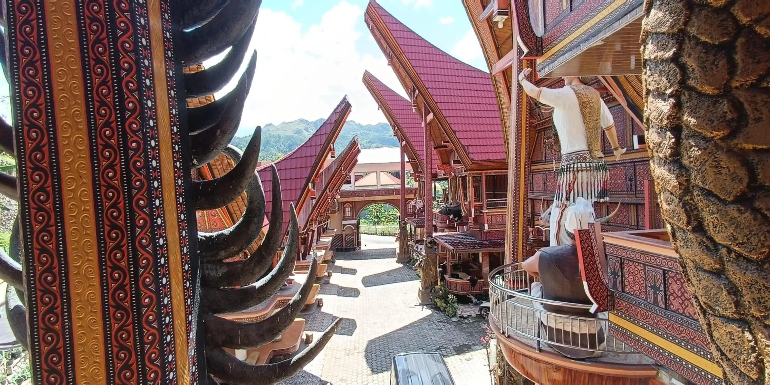 Property building in Hotel Lallangan