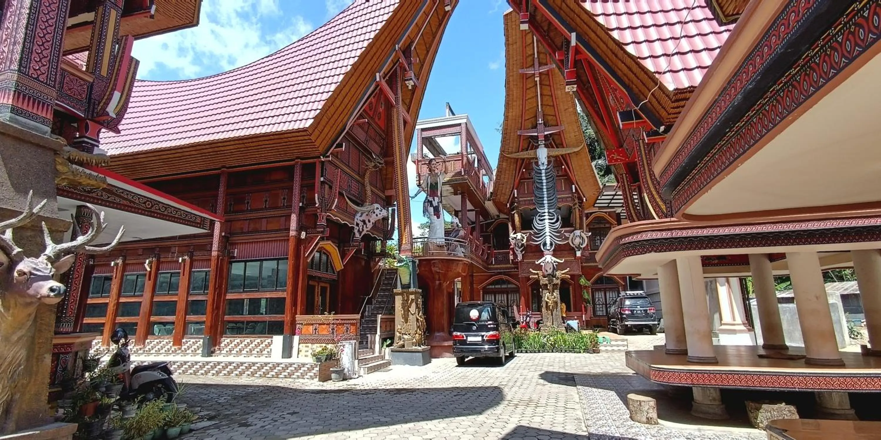 Property building in Hotel Lallangan