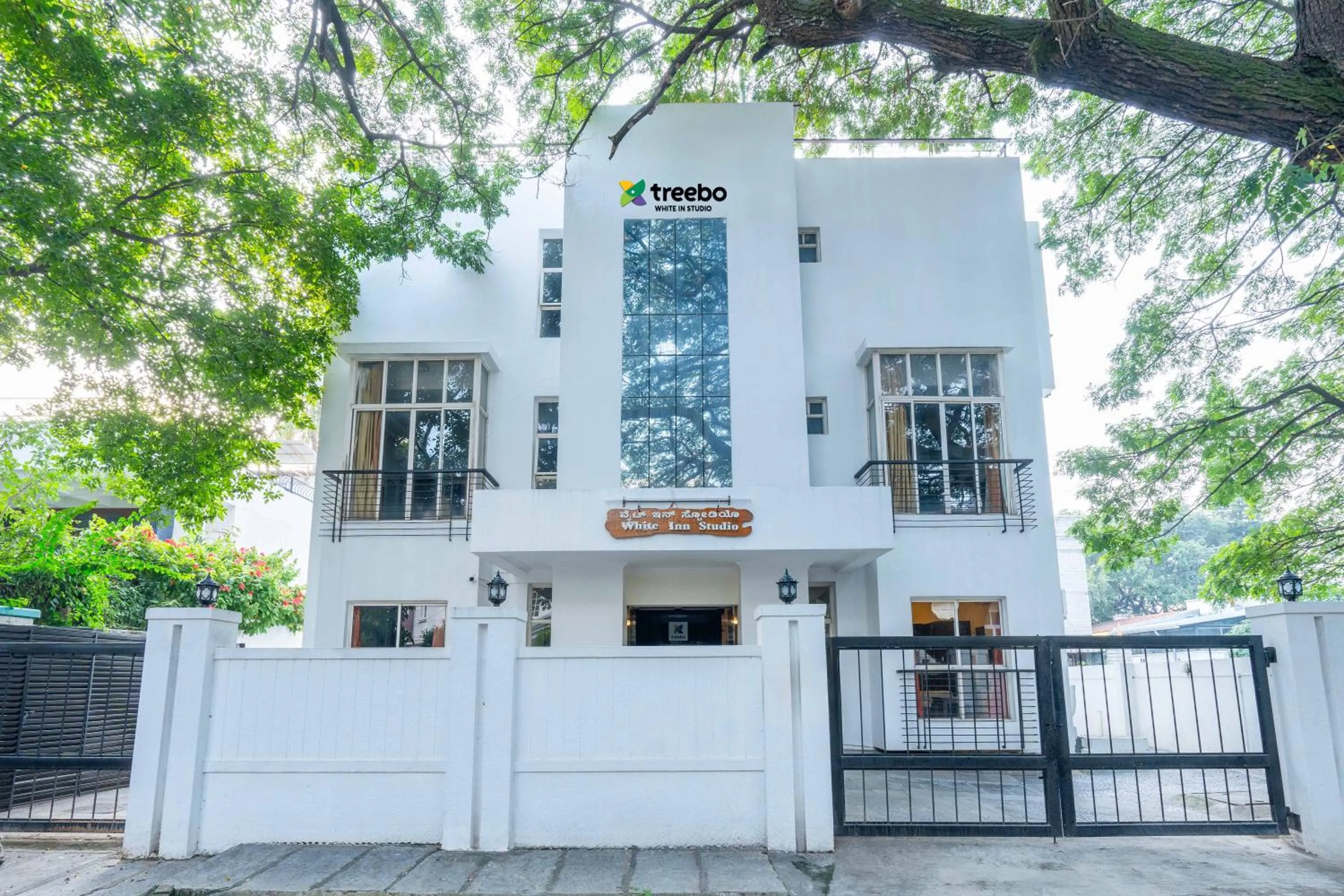 Property building in Treebo Ivory White Inn
