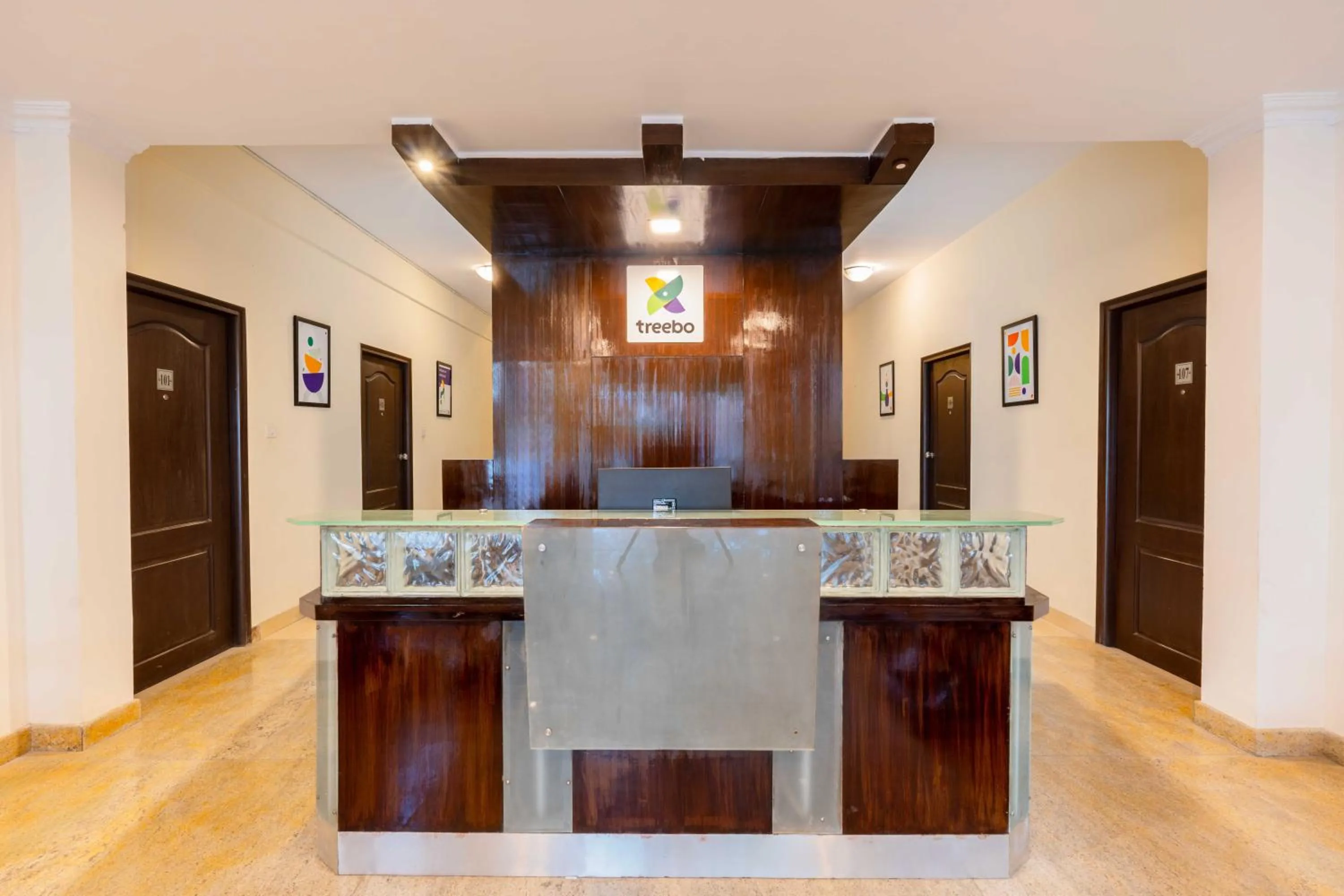 Lobby or reception in Treebo Ivory White Inn