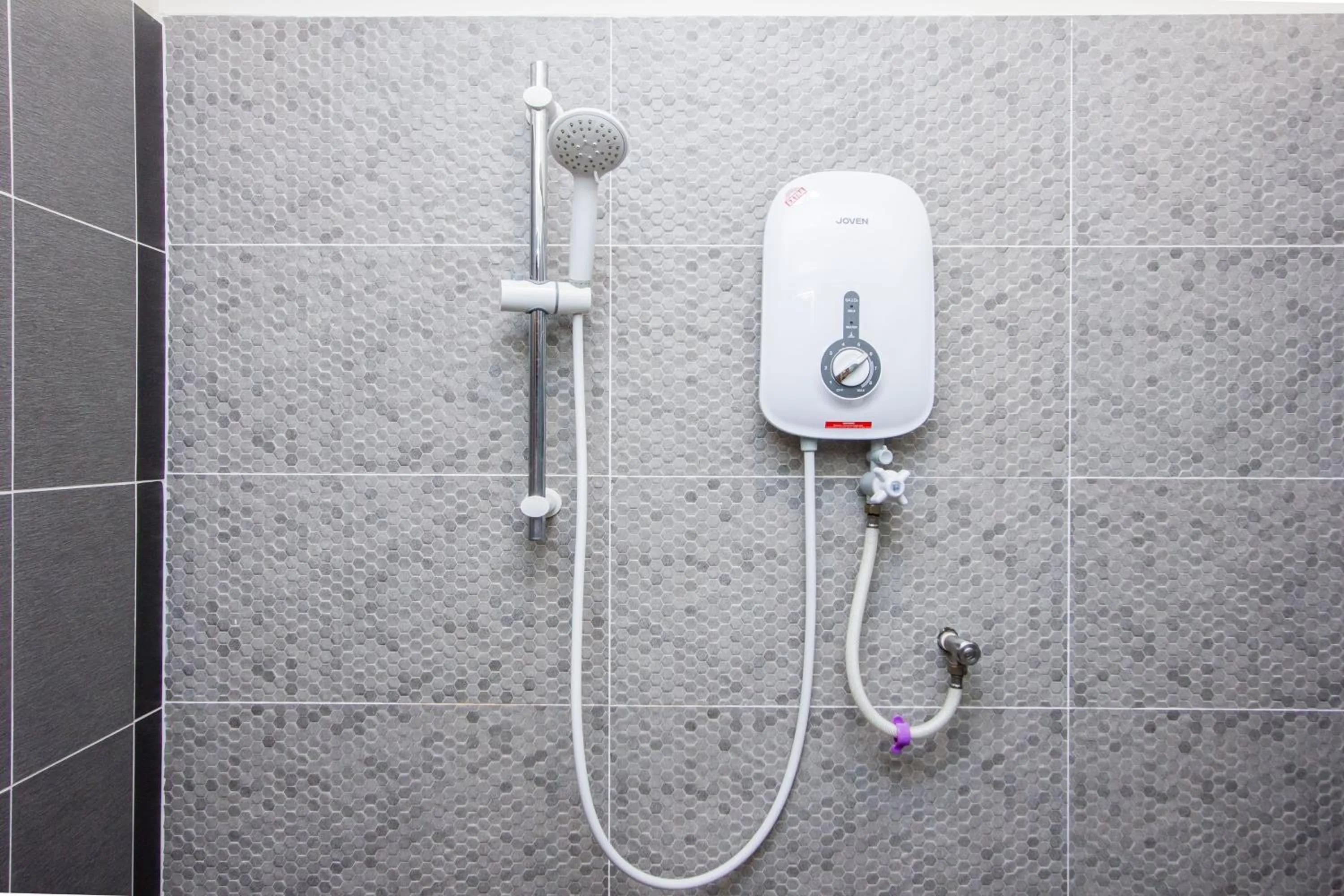 Shower in Surprised Homestay by uBook