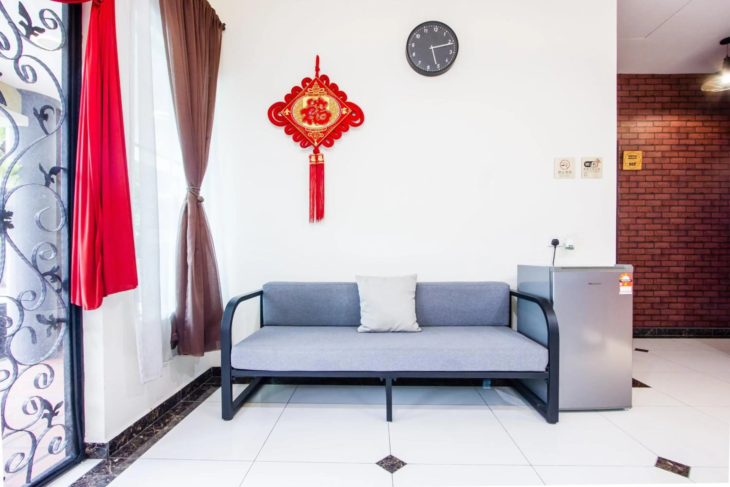 Living room in Surprised Homestay by uBook