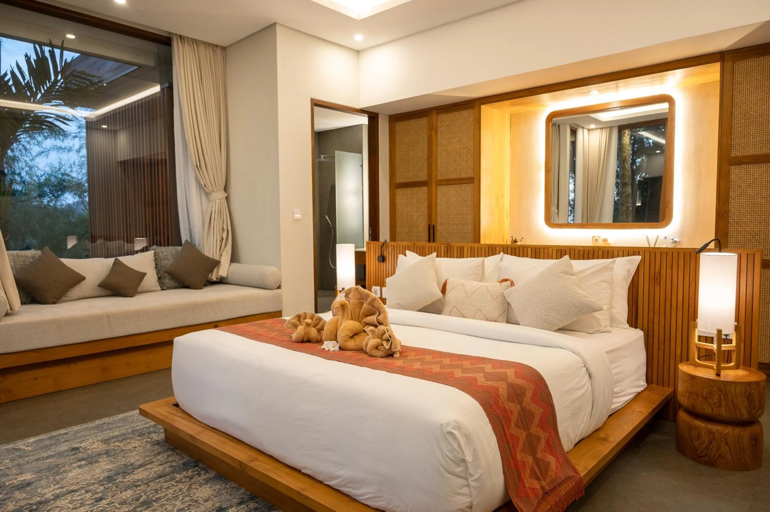 Bed in Villa Suarga Des Anicca