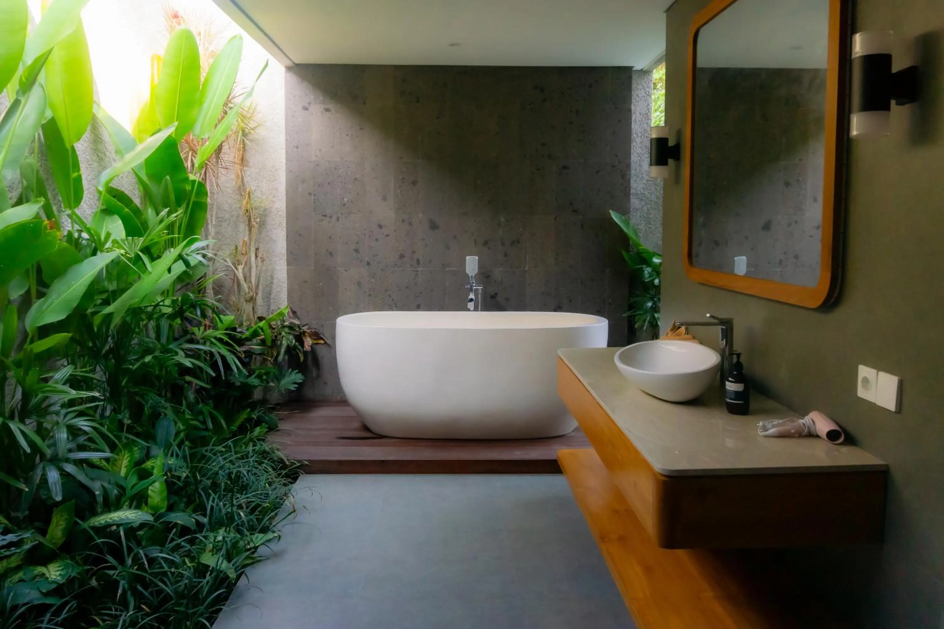 Bathroom in Villa Suarga Des Anicca