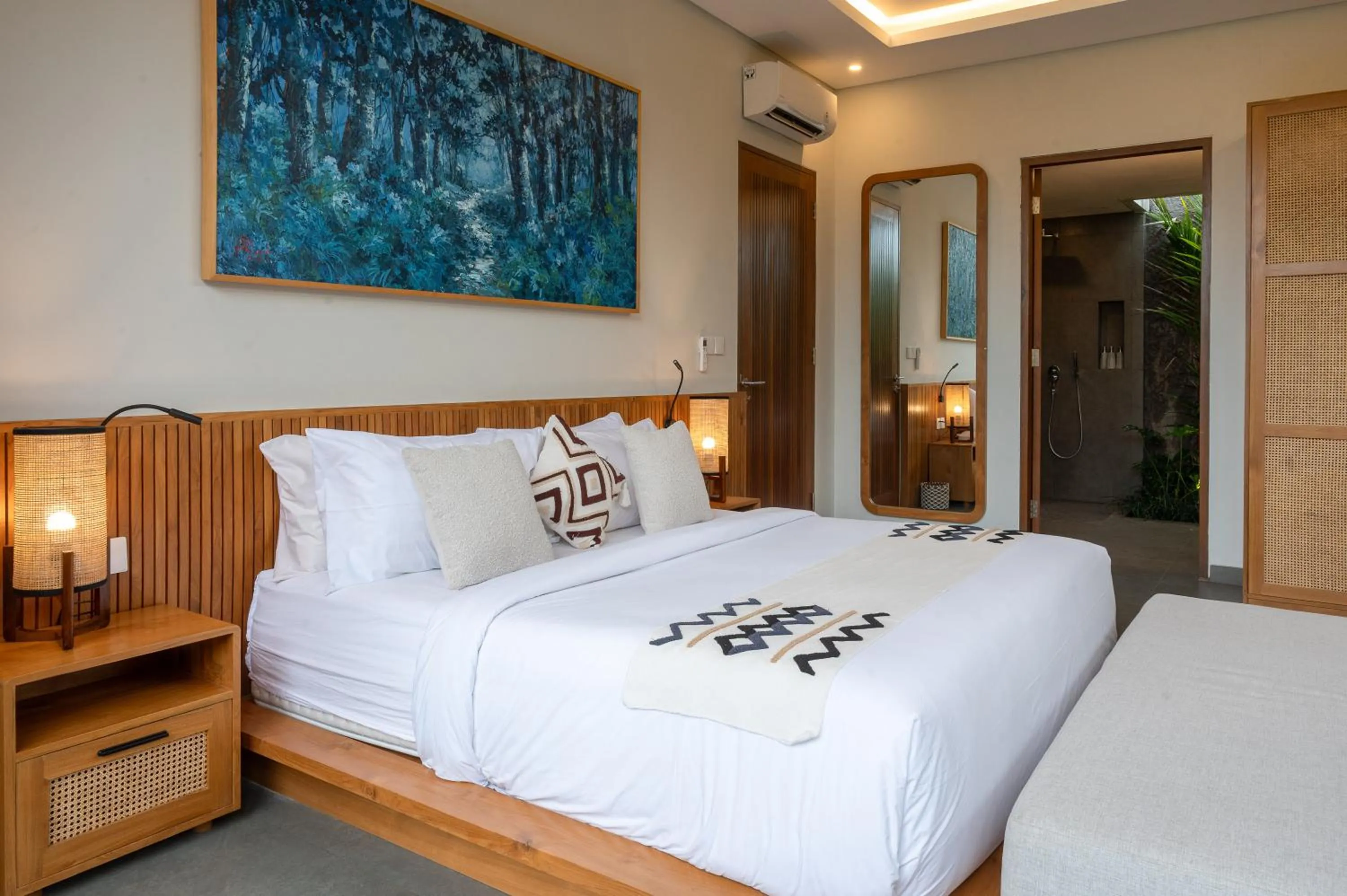 Bed in Villa Suarga Des Anicca