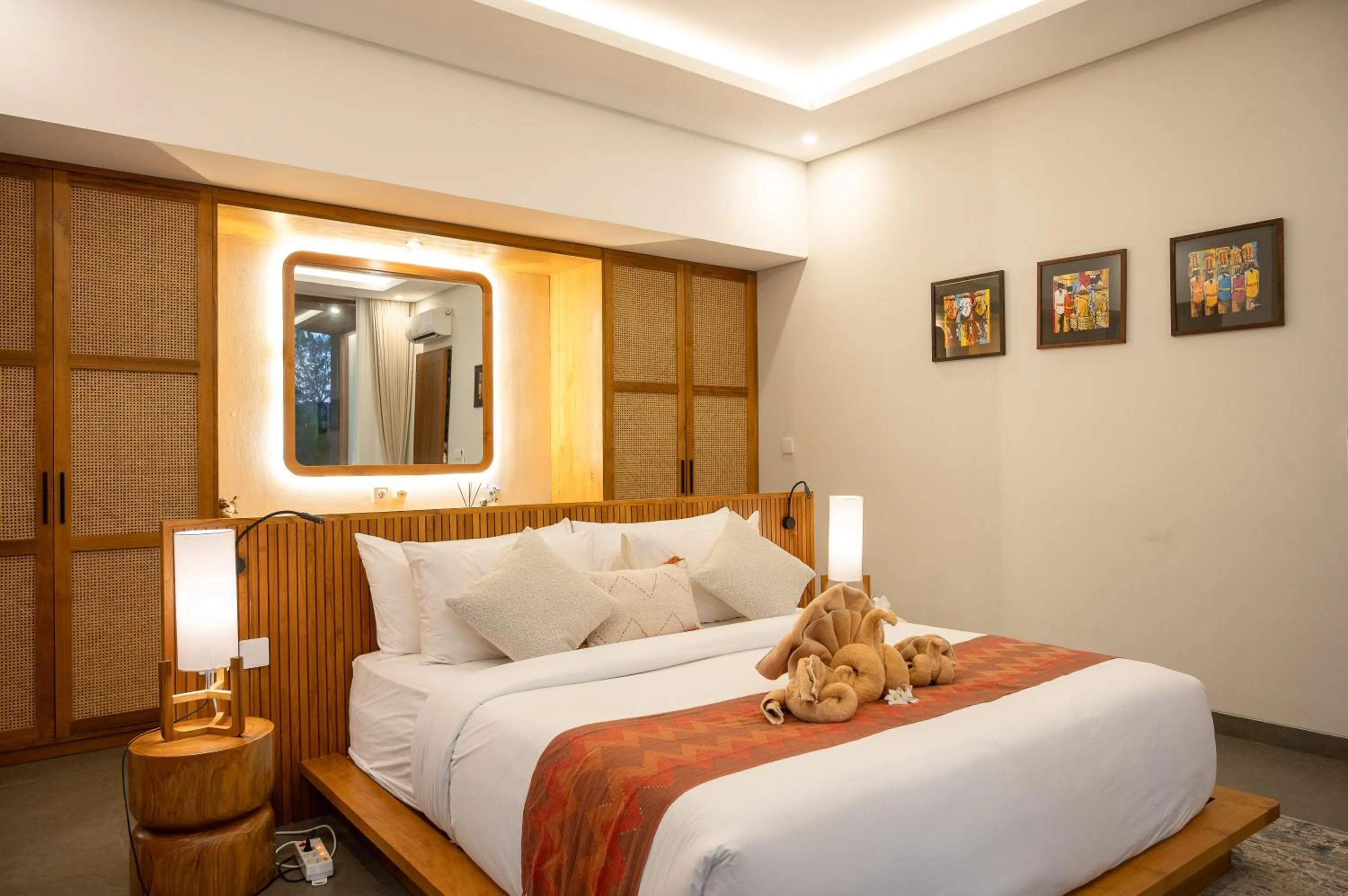 Bed in Villa Suarga Des Anicca