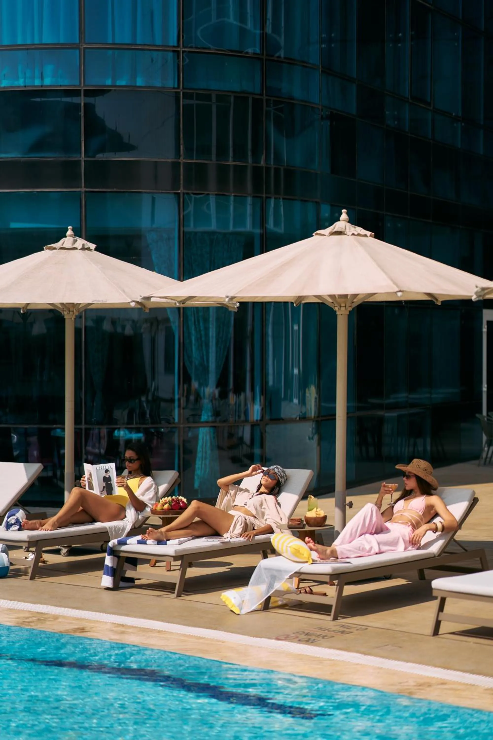 Swimming pool in Hilton Cairo Nile Maadi