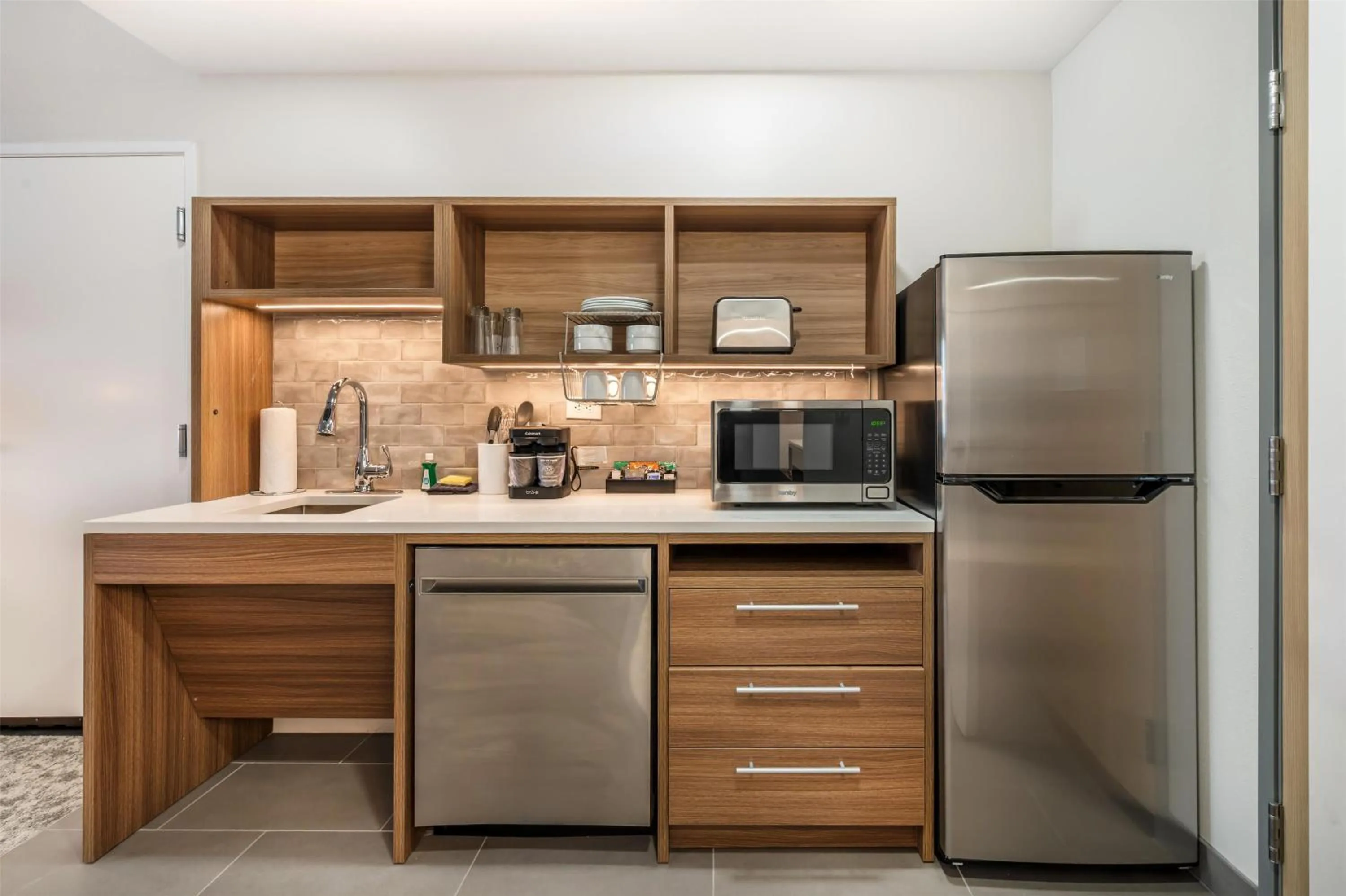 Kitchen or kitchenette in Home2 Suites By Hilton Harrisonburg University