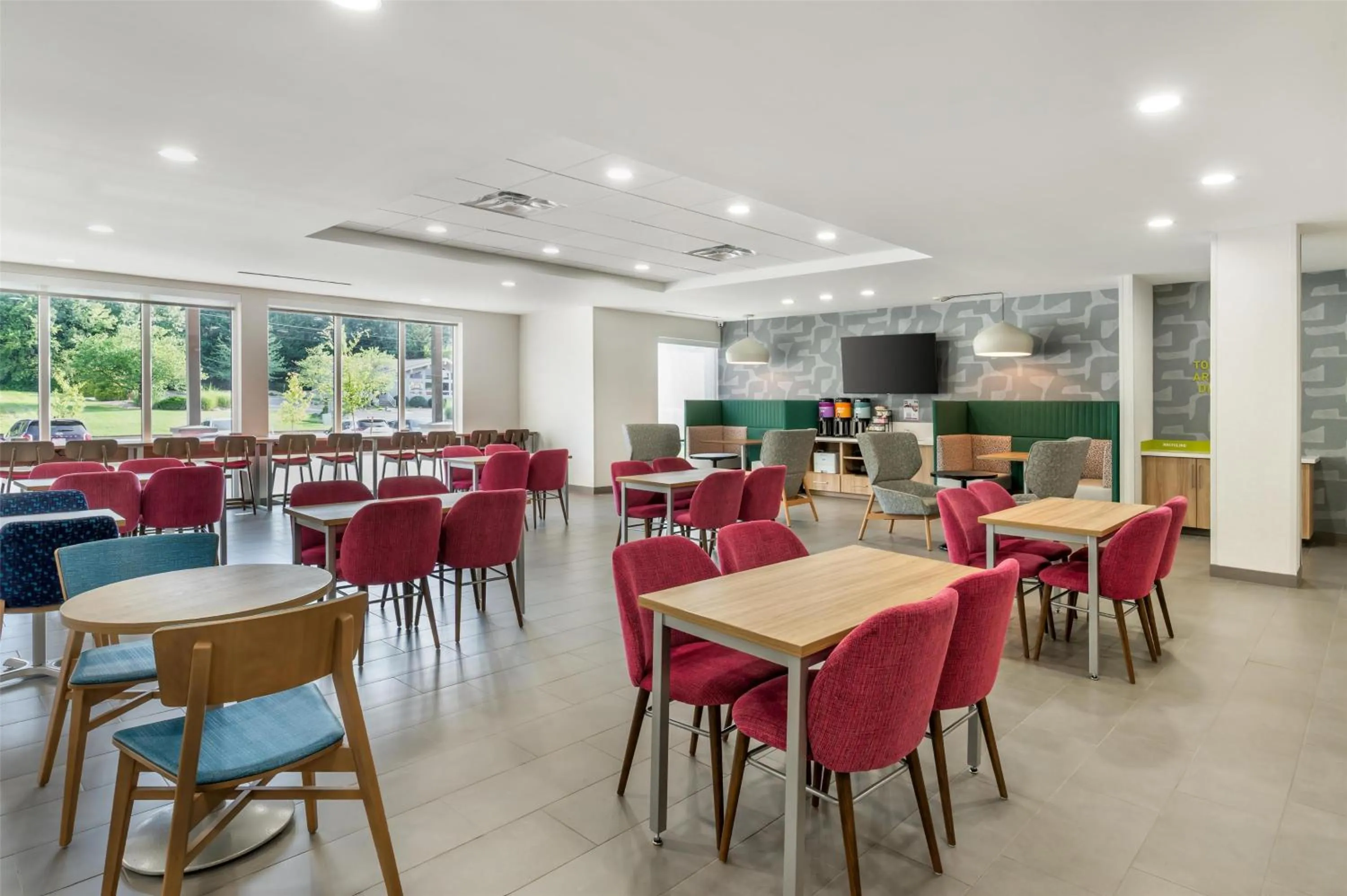 Breakfast in Home2 Suites By Hilton Harrisonburg University