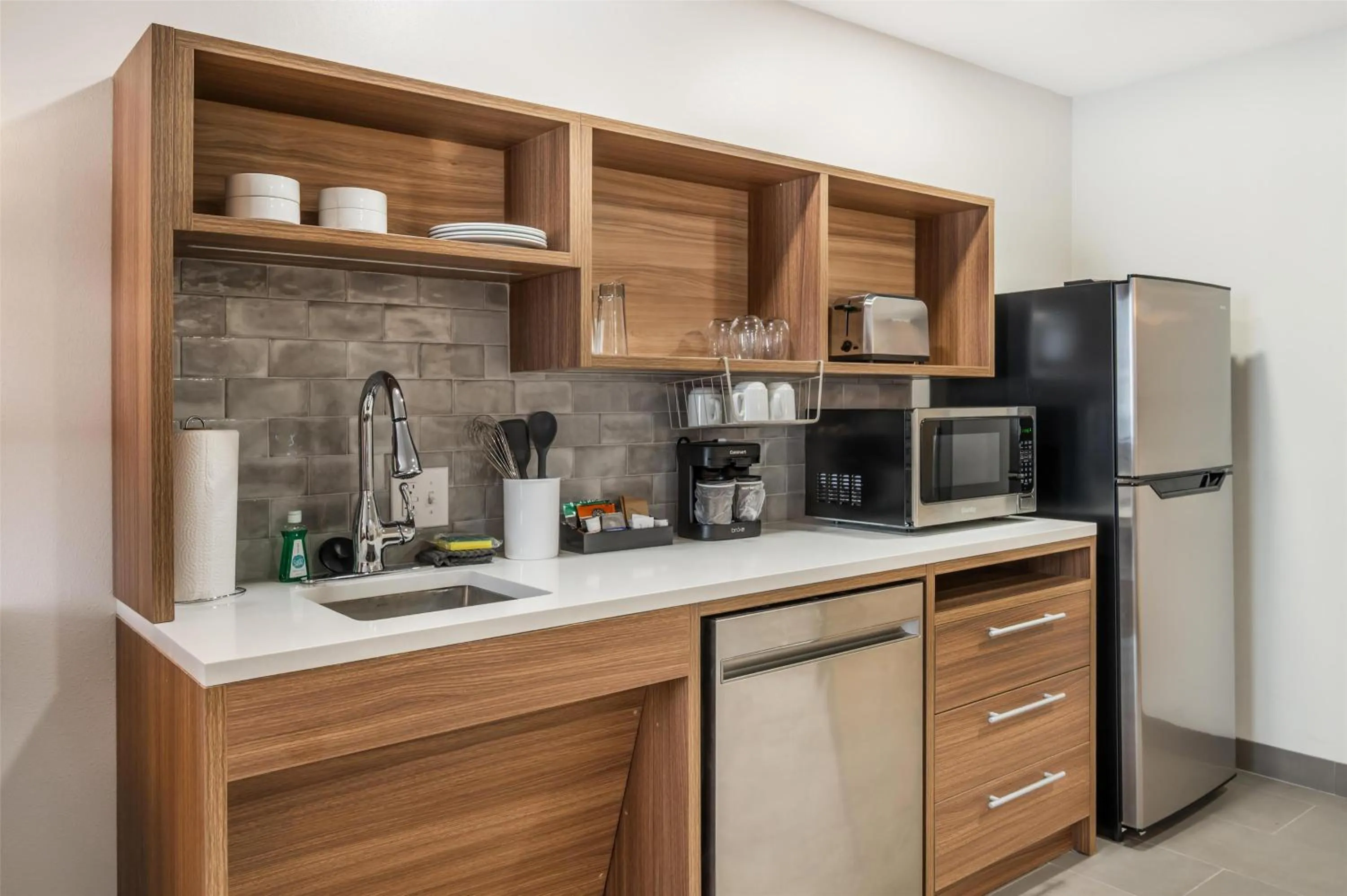 Kitchen or kitchenette in Home2 Suites By Hilton Harrisonburg University