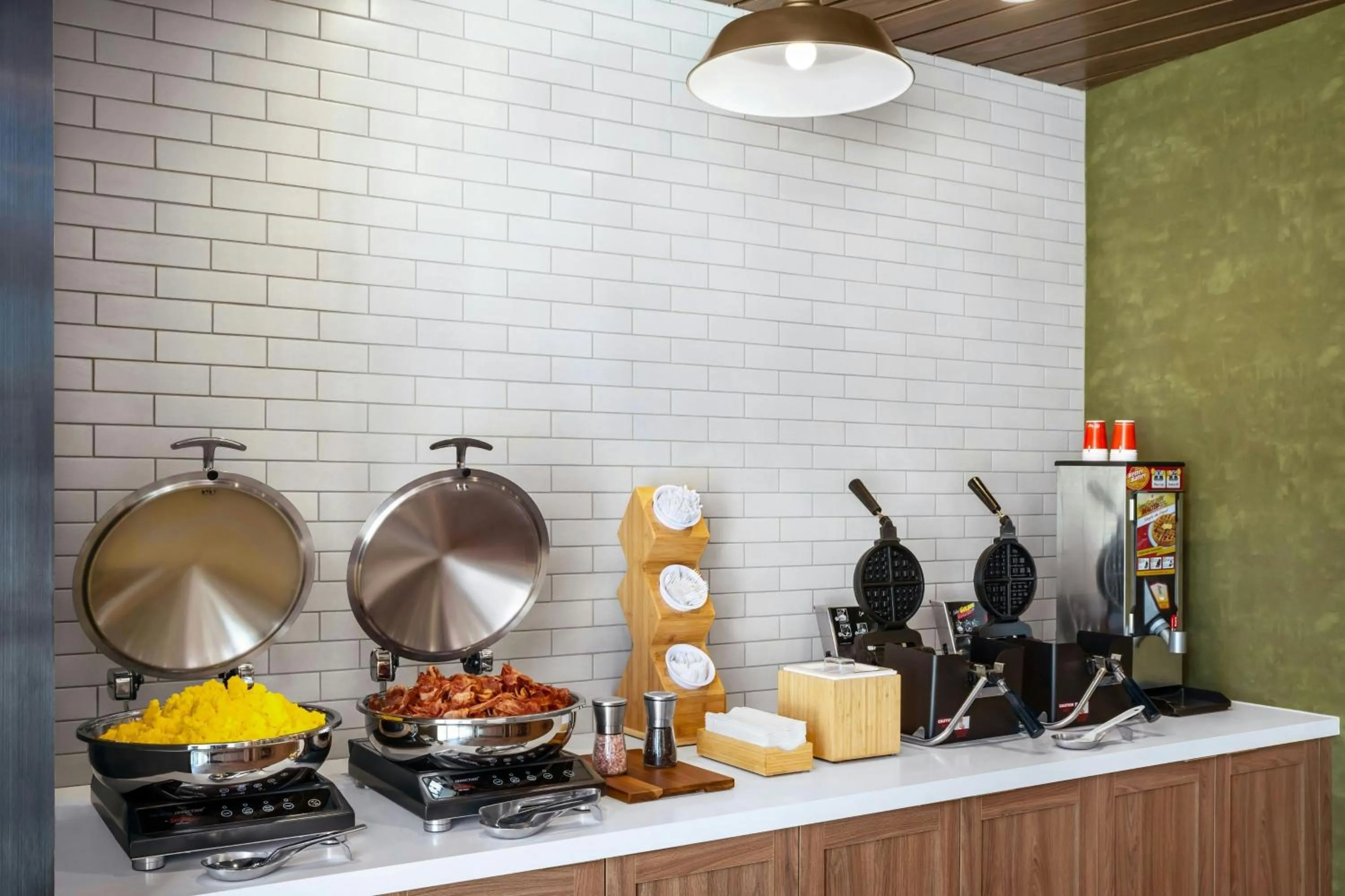 Breakfast in Fairfield by Marriott Inn & Suites Gravenhurst Muskoka