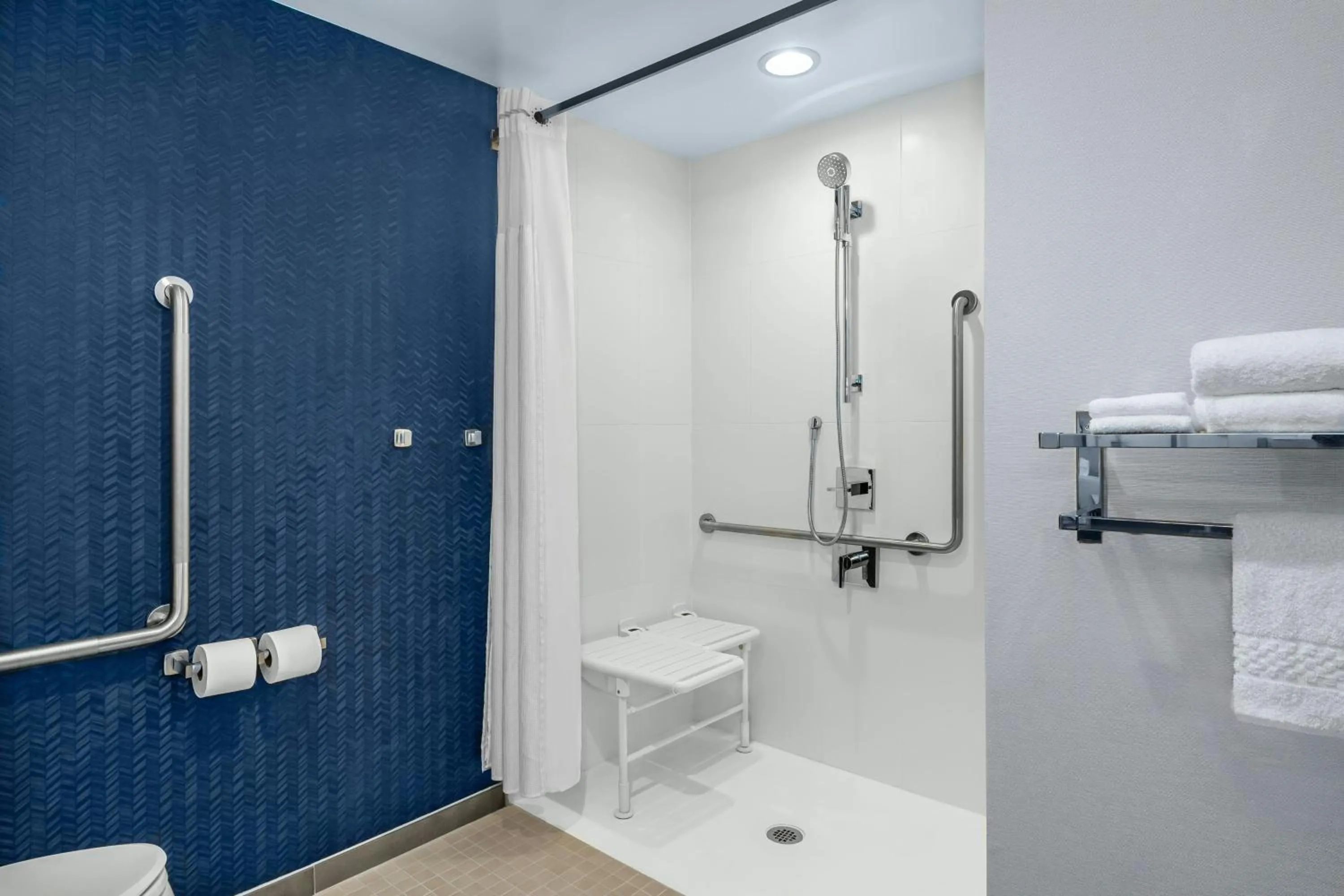 Bathroom in Fairfield by Marriott Inn & Suites Gravenhurst Muskoka