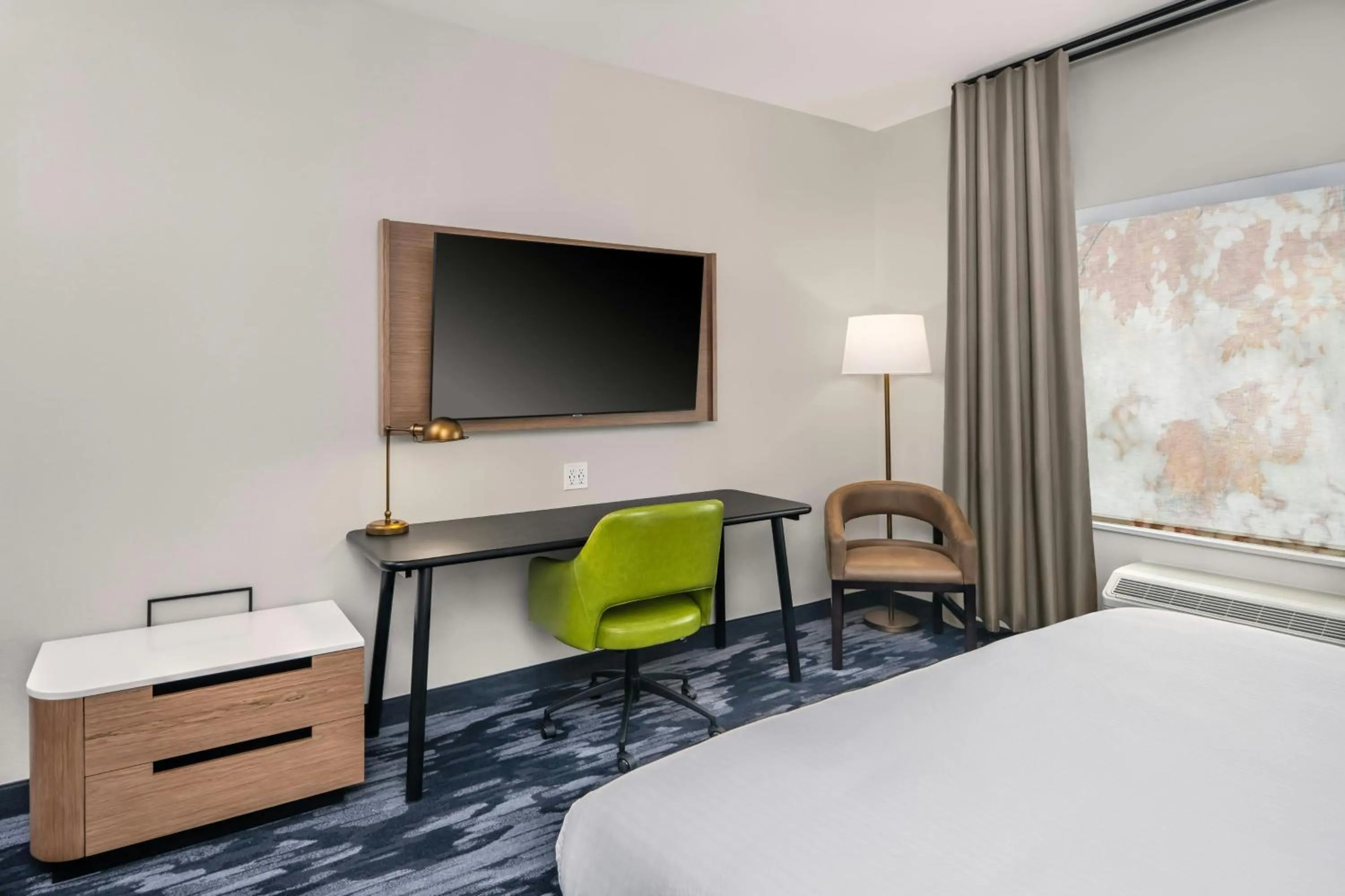 Photo of the whole room, Bed in Fairfield by Marriott Inn & Suites Gravenhurst Muskoka