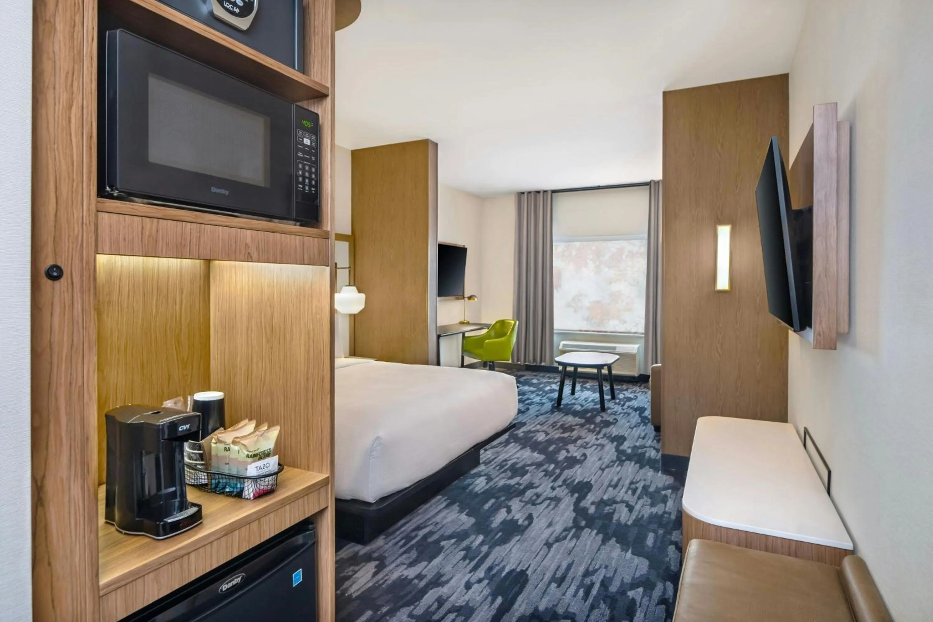 Photo of the whole room, Bed in Fairfield by Marriott Inn & Suites Gravenhurst Muskoka